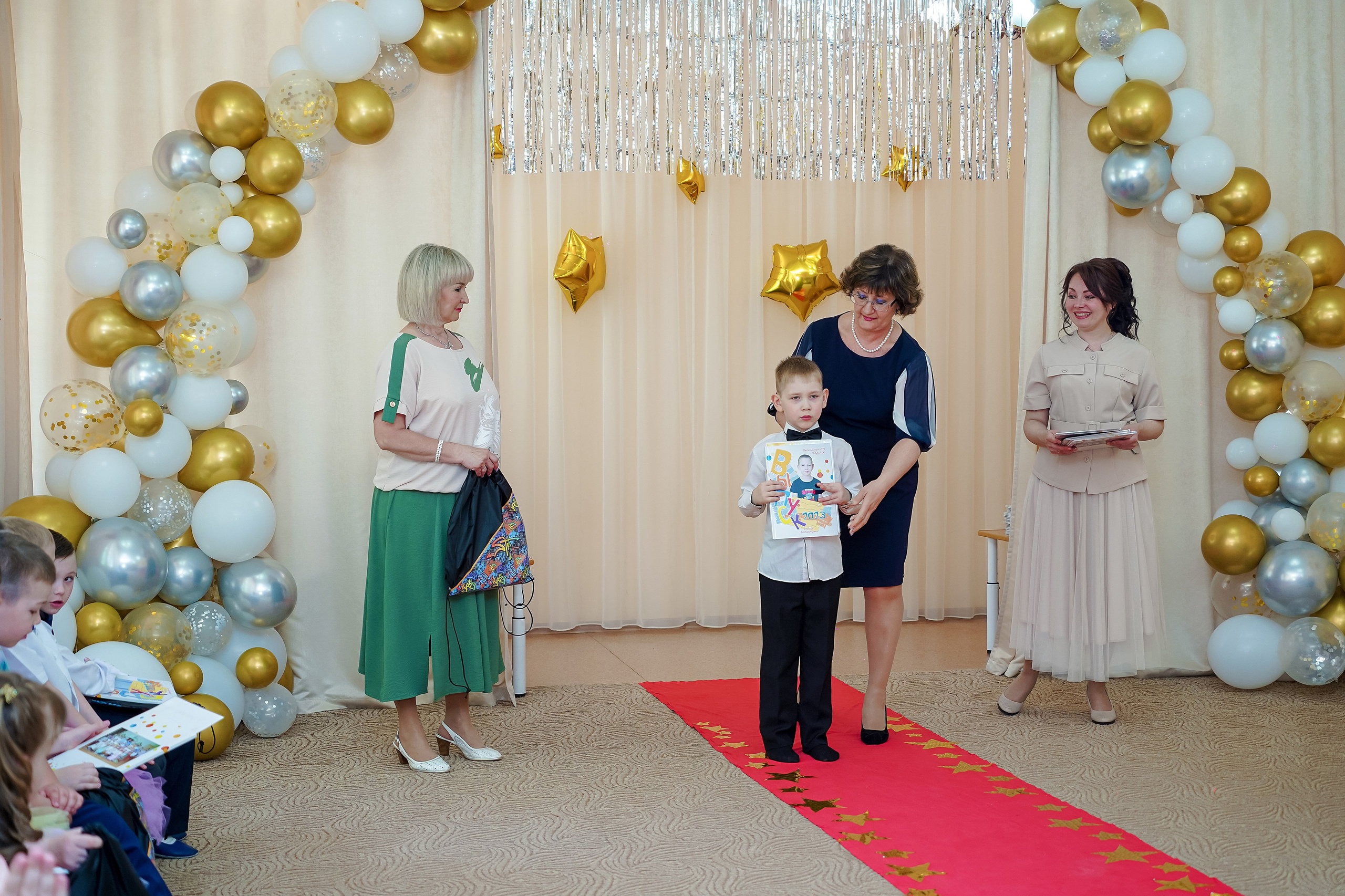 Фотосъемка видеосъёмка фотограф видеооператор новогодних утренников  в. Фотограф, видеооператор Нина Коршунова