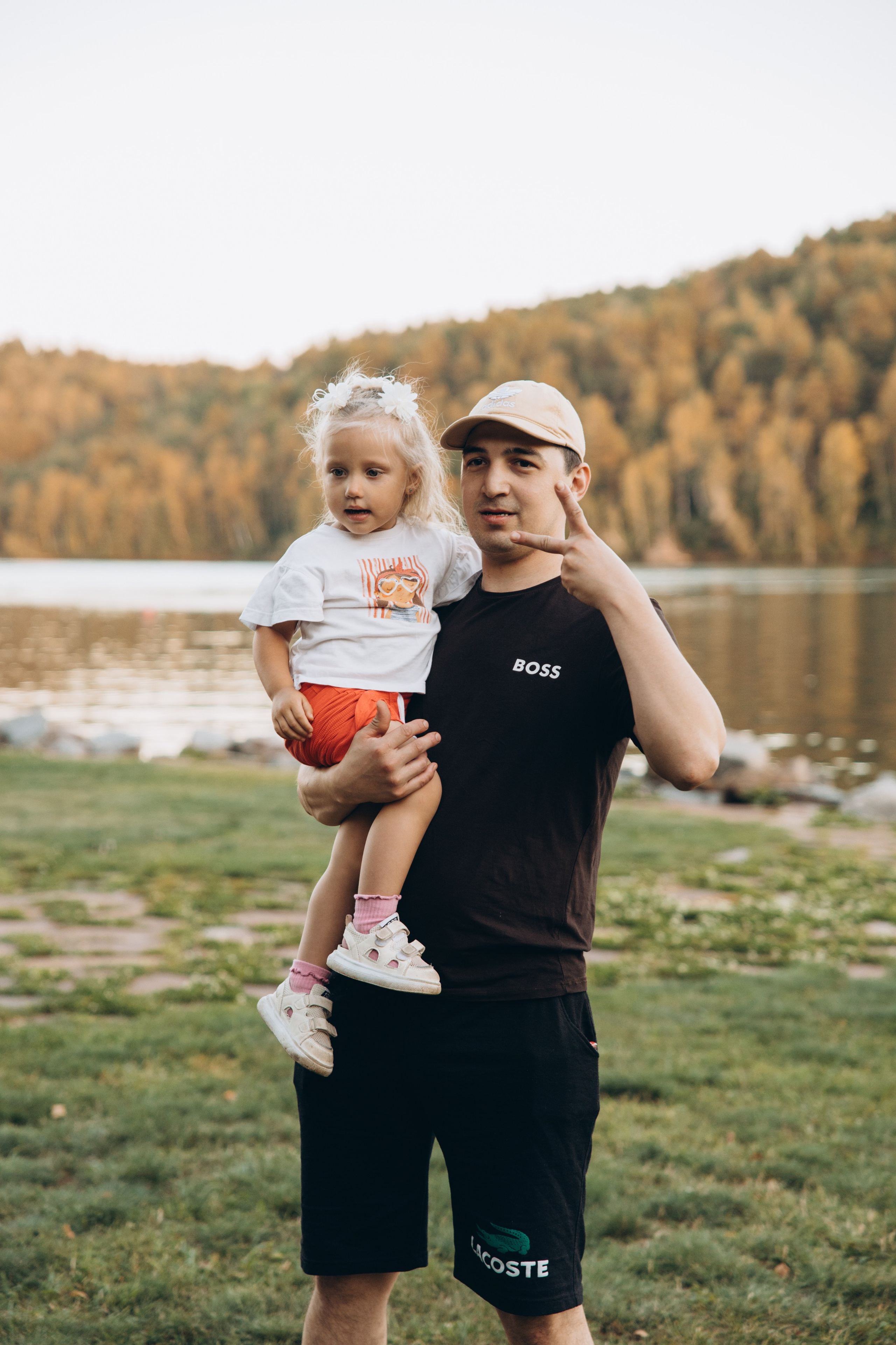 Мире год. Свадебный, семейный фотограф в Иркутске Светлана Макаричева