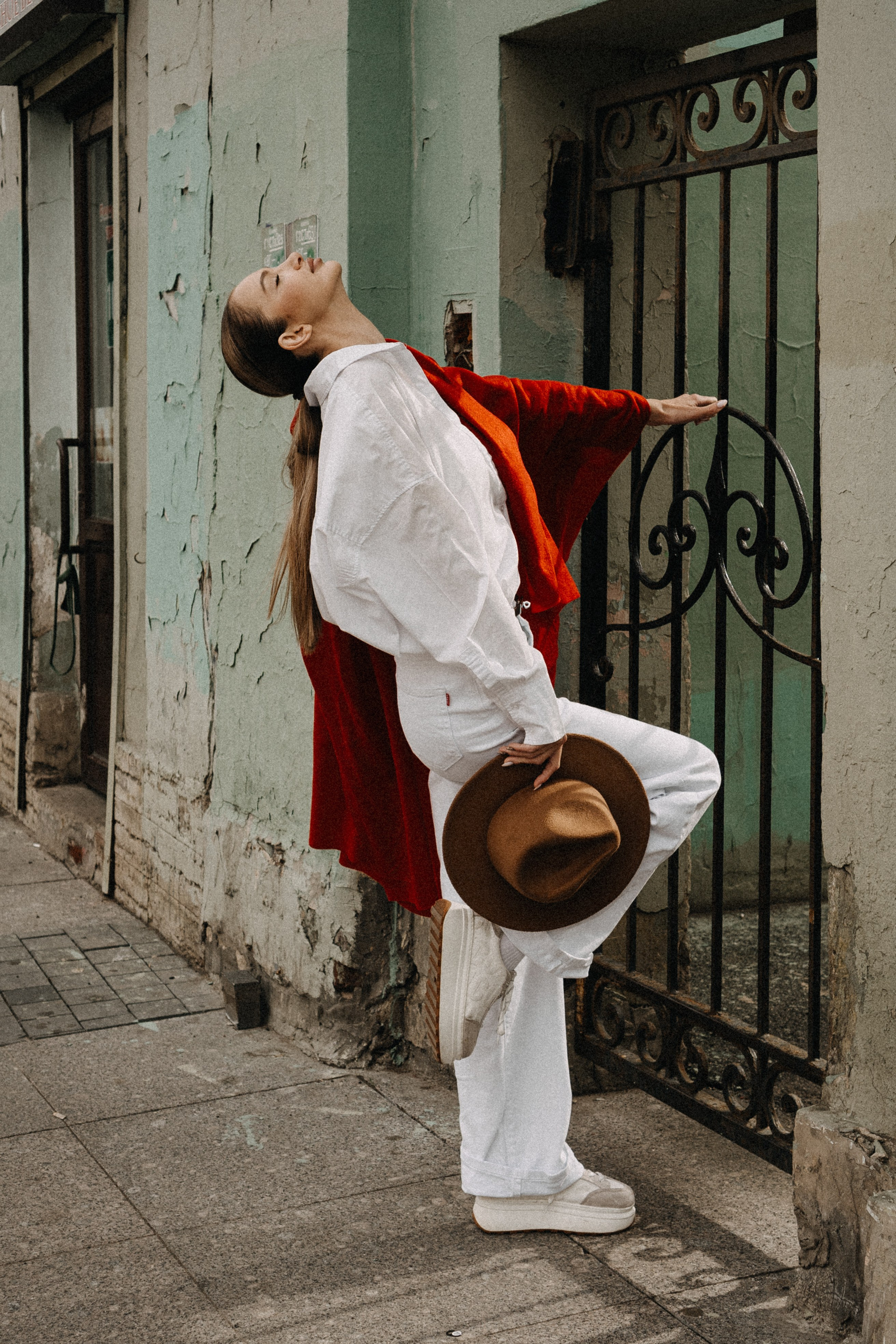 МЫ ГУЛЯЛИ ПРО КРЫШАМ ПИТЕРА. Профессиональный фотограф, Санкт-Петербург — Виктория Богомолова