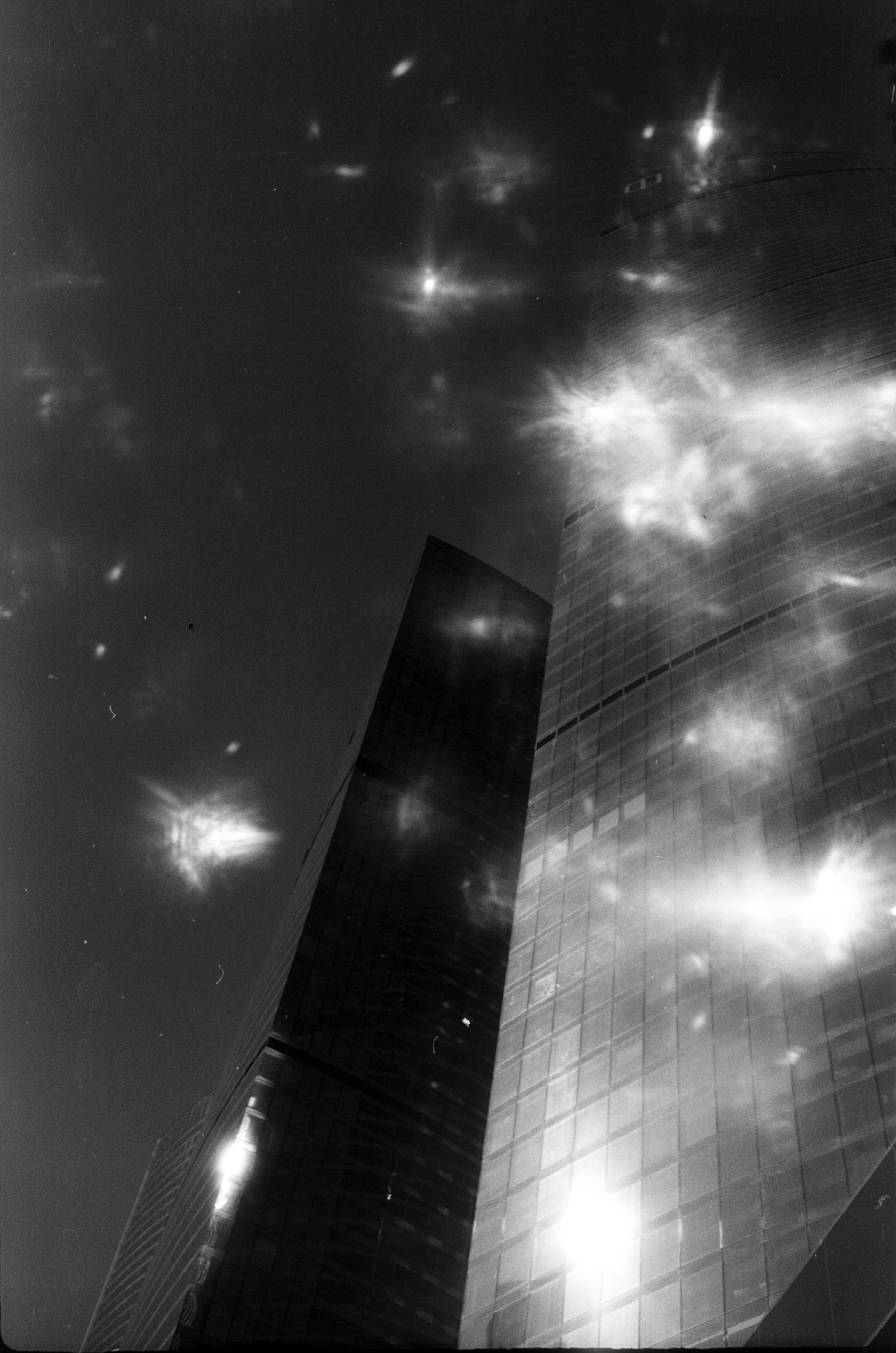 Альбом пленочных ЧБ-фото. Репортажный и семейный фотограф — Шелихов Сергей