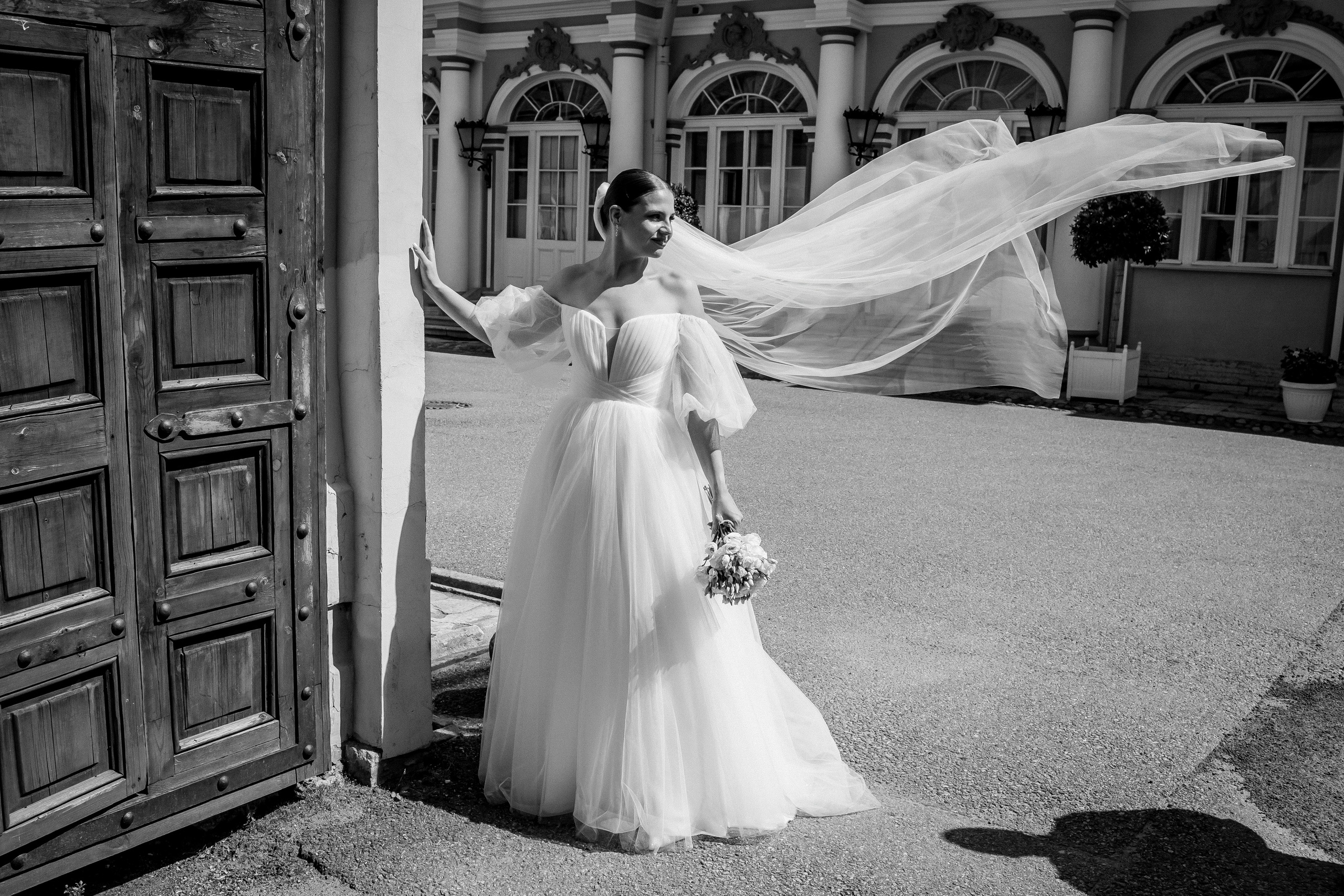 Vlad & Nadya (Saint-Petersburg, Russia). Destination wedding photographer Peter Letu