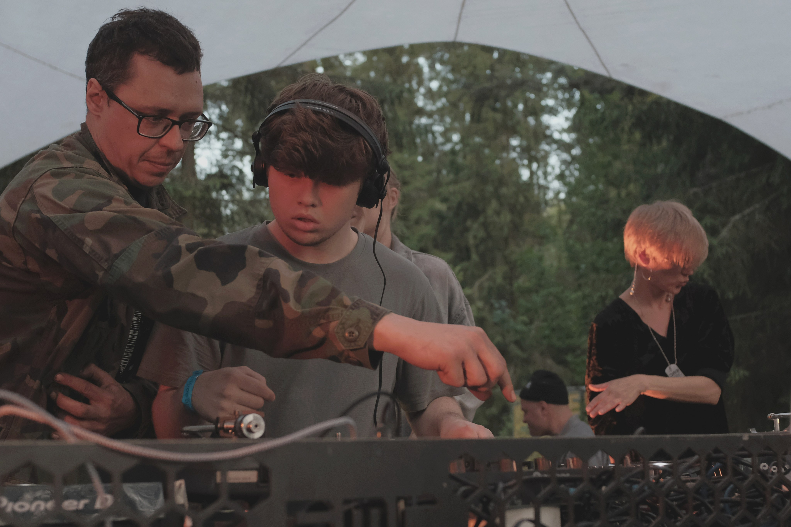 Пикник на обочине от команды EMC. 11июля 2025. Репортажный фотограф в Санкт-Петербурге Даниил Могута