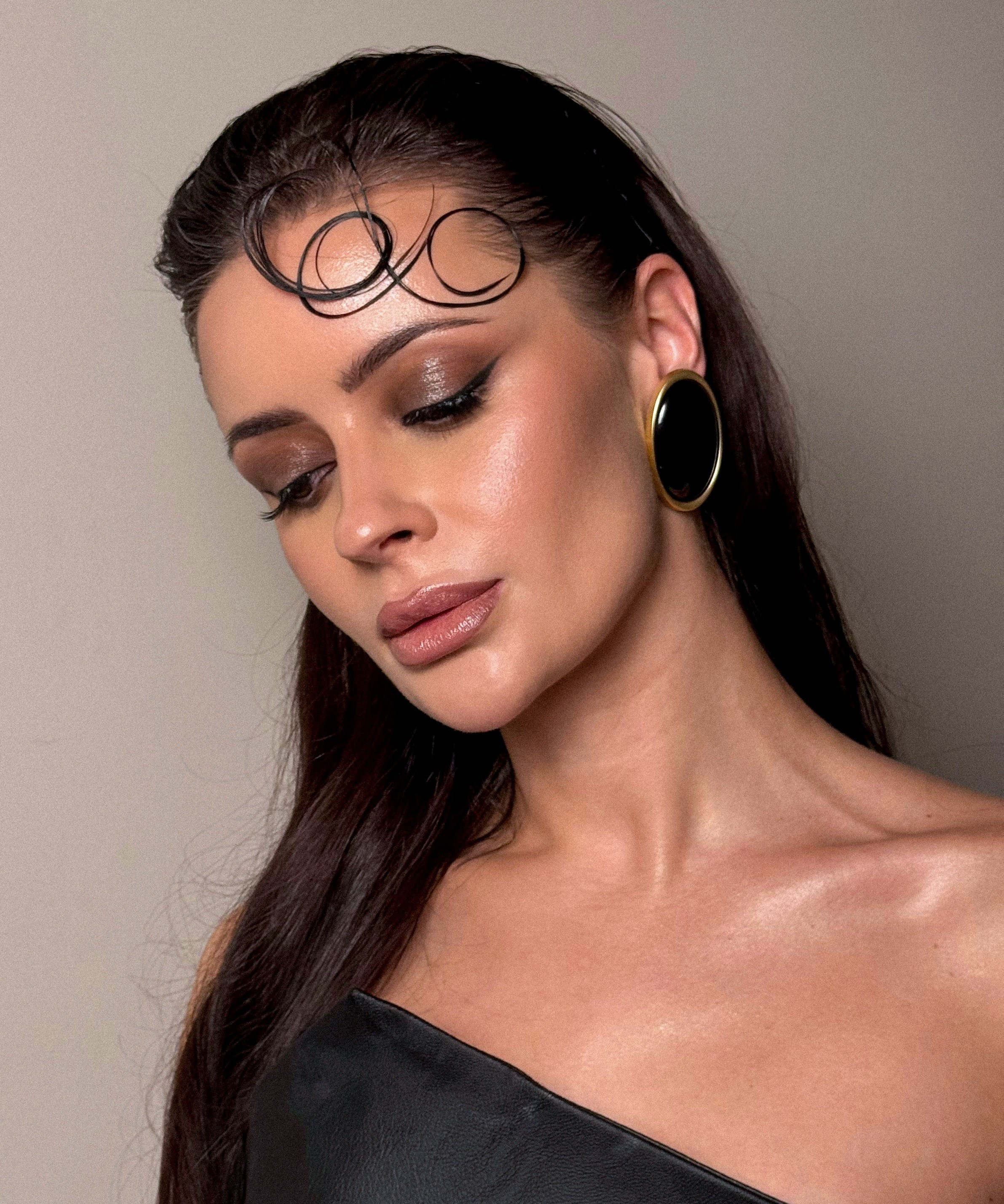 Вечерние образы. Свадебный визажист и стилист по прическам в Москве