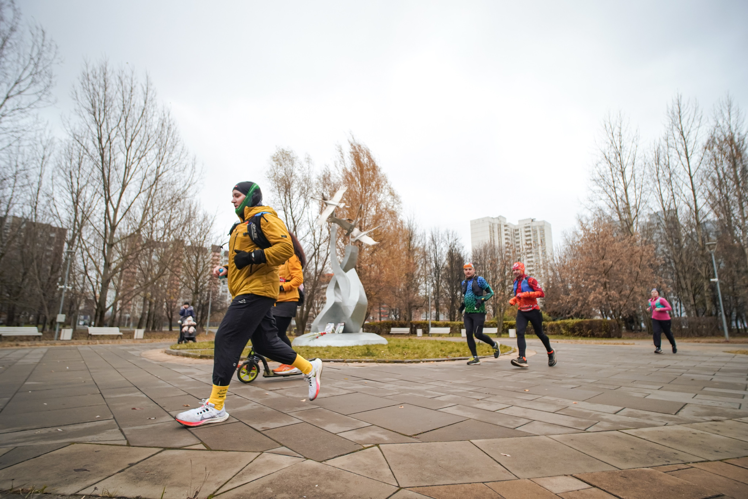 #марафонудома #яuzarun 2024 2-я петля, группа 6:30. Роман Капилюшов. Бег. Фото. Видео. г. Люберцы