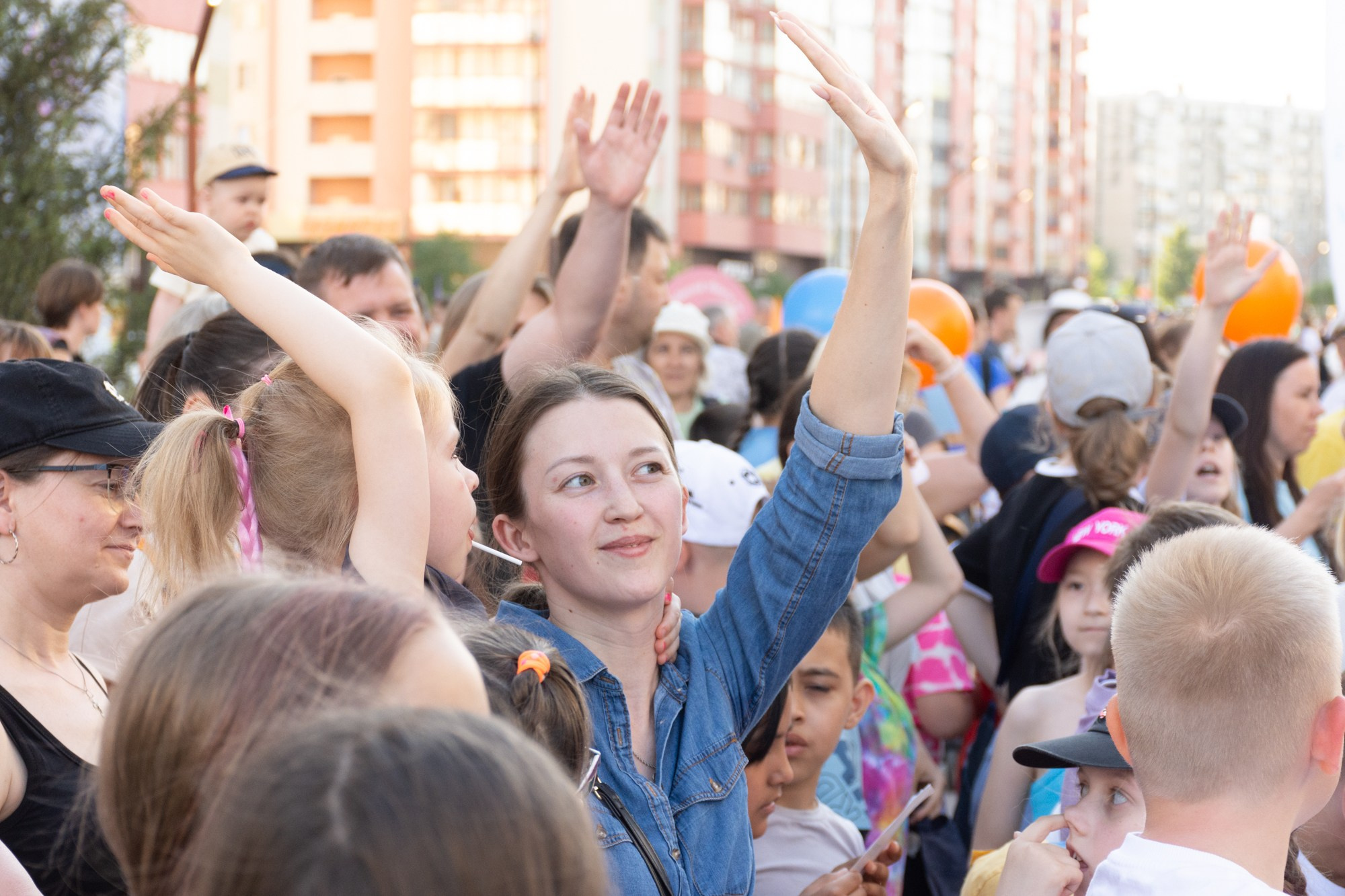 Фестиваль современного исполнительского искусства (Сквер Академ Риверсайд). Фотограф Максим Буряк