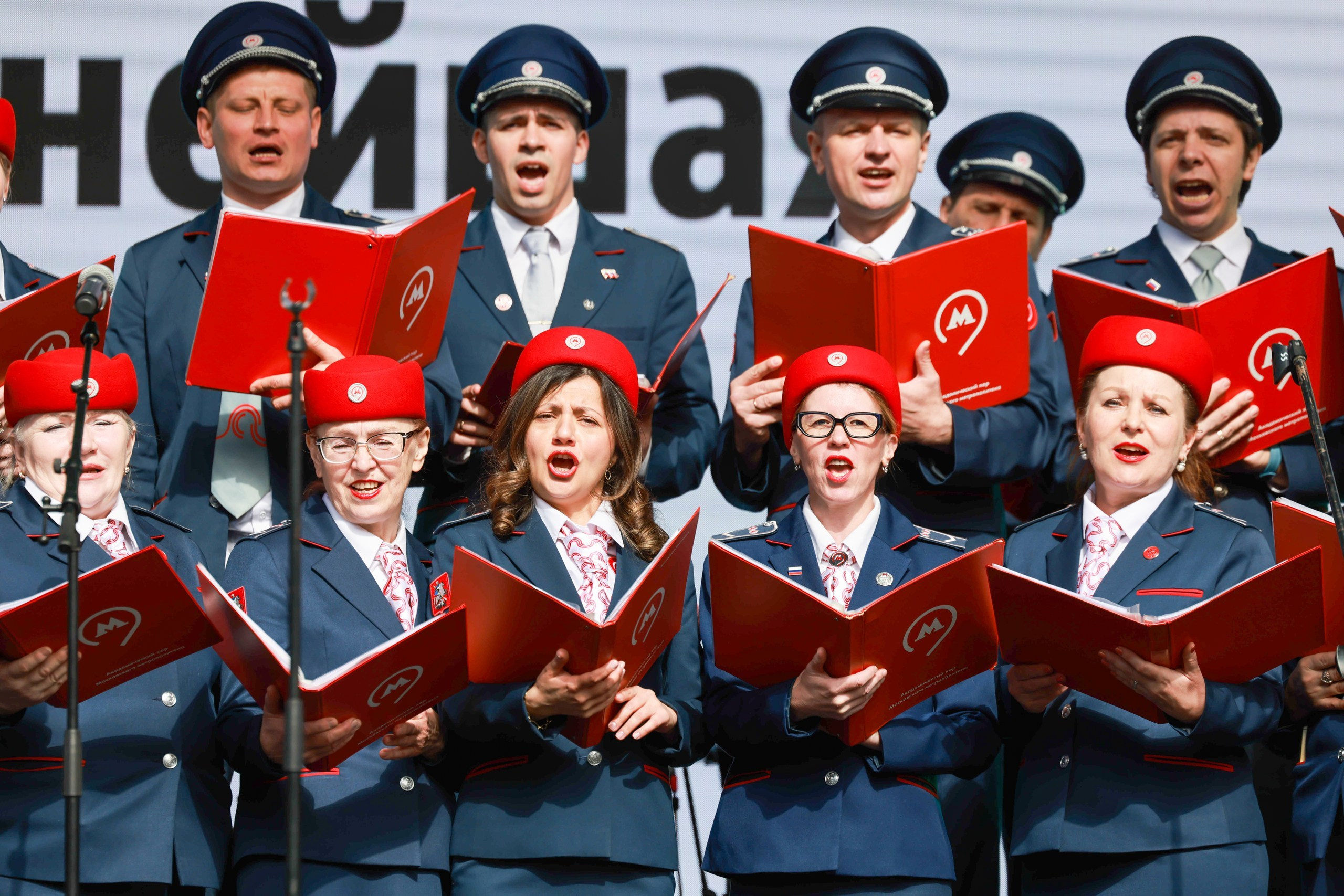 Парад трамваев. Репортажный, архитектурный, театральный и файн-арт фотограф Лена Мельникова в Москве
