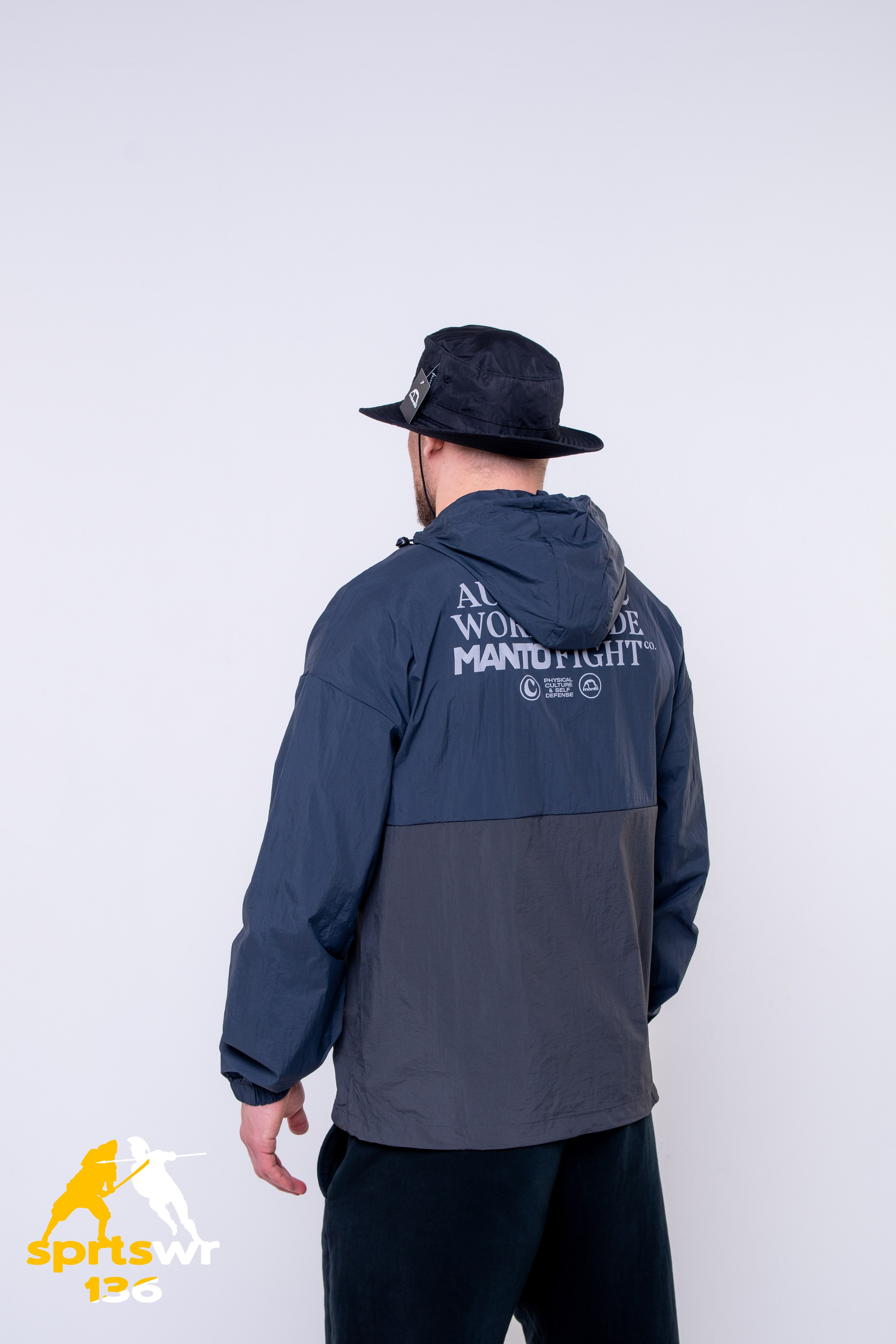 Одежда для мужчин. Профессиональная фотостудия в Санкт-Петербурге «Точка»