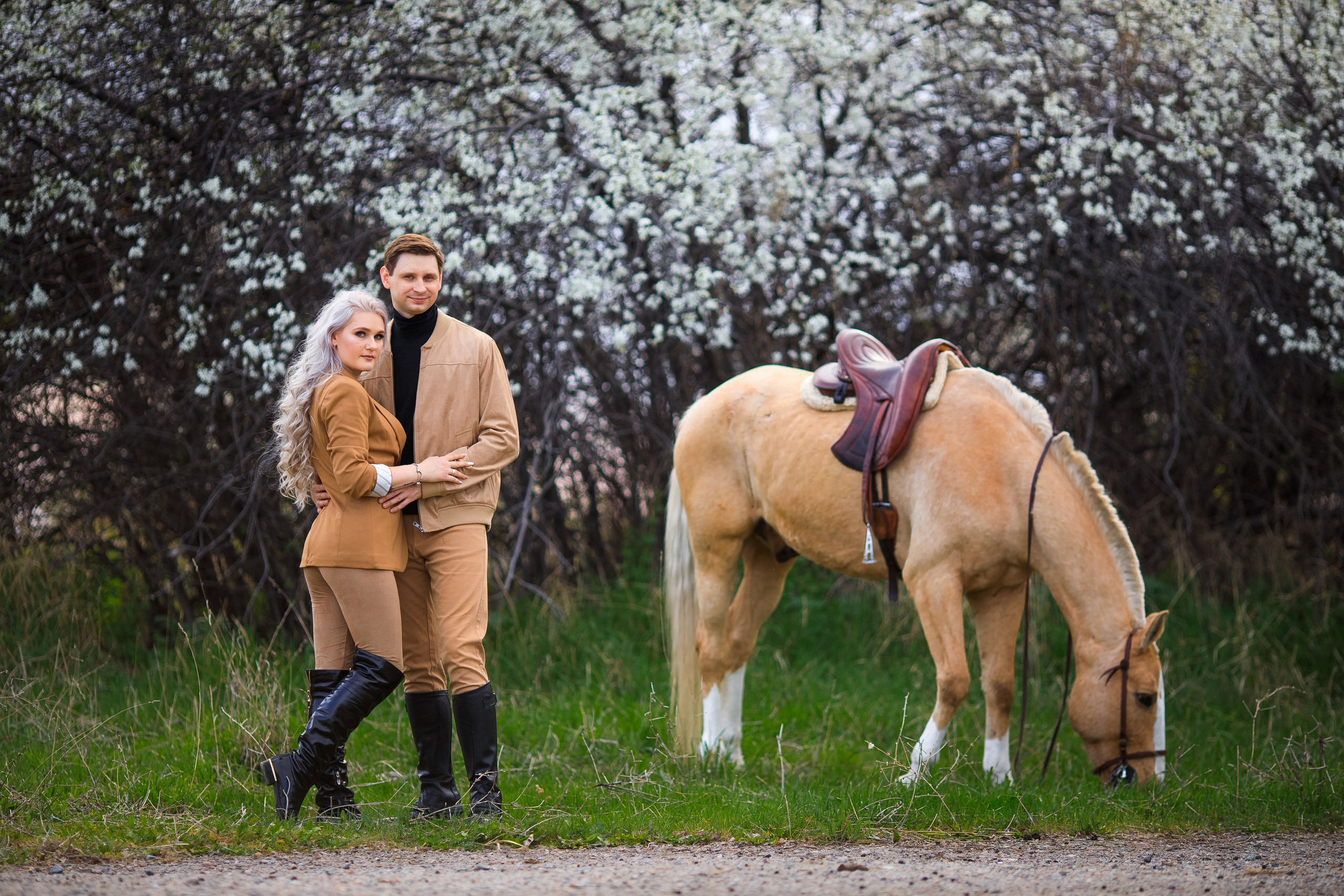 LoveStory с лошадью в Алматы. Свадебный и семейный фотограф в Алматы Алексей Балышев