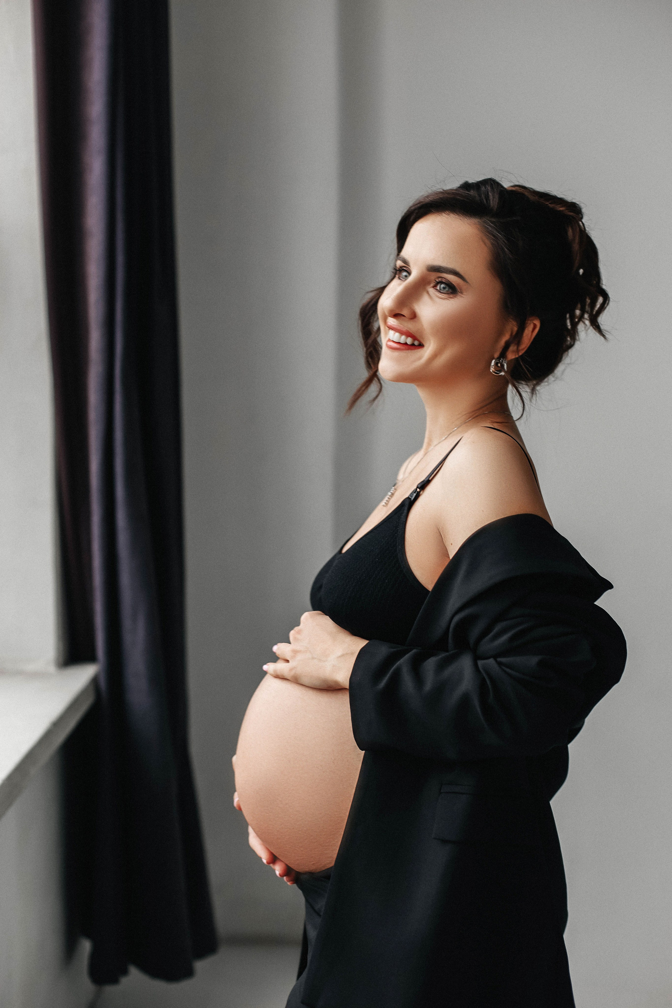 Фотосессия беременности в Москве в студии. Свадебный и семейный фотограф в Москве