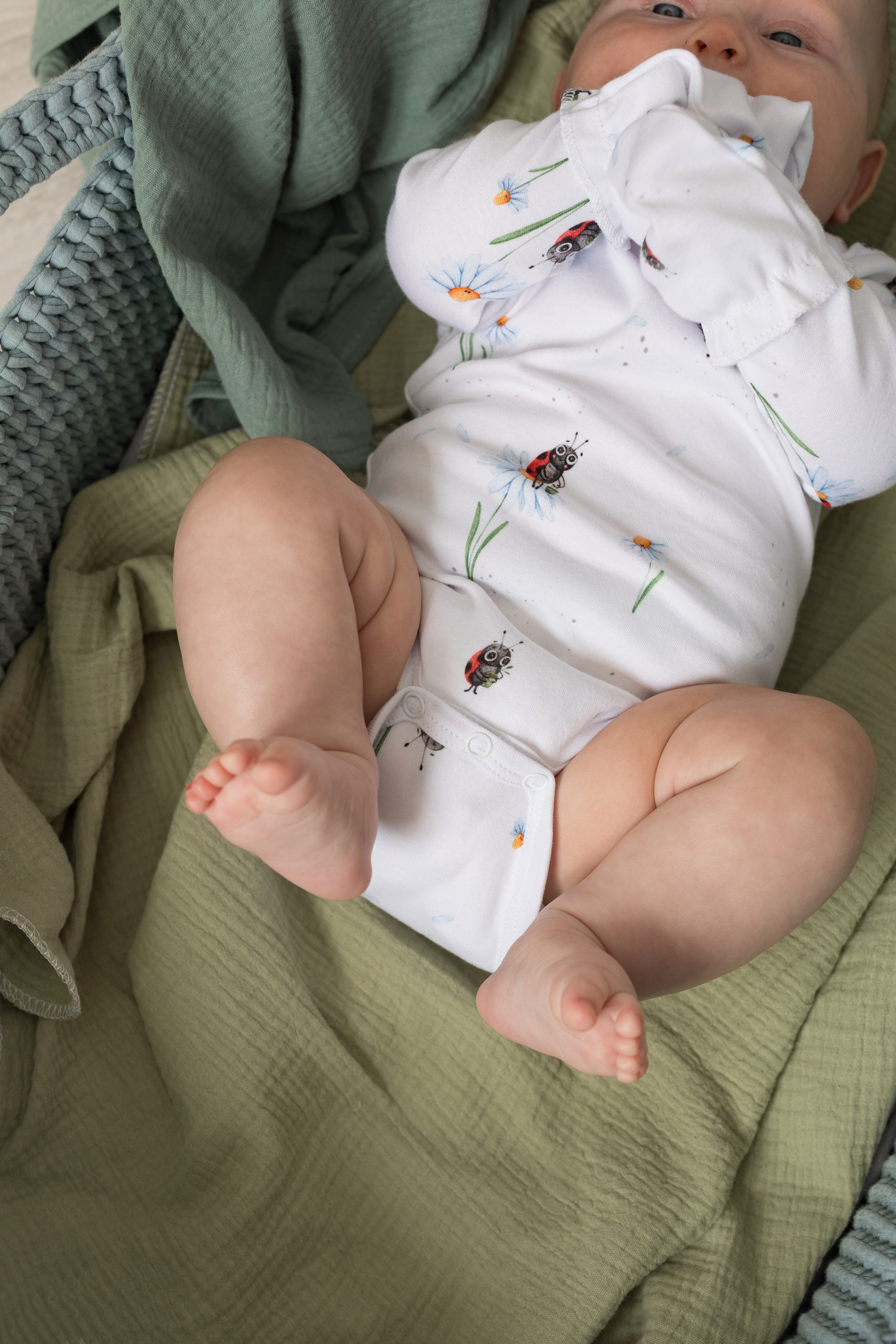 Фотосессия одежды для новорожденных детей. Детский и контент фотограф Надя Волкова Санкт-Петербург