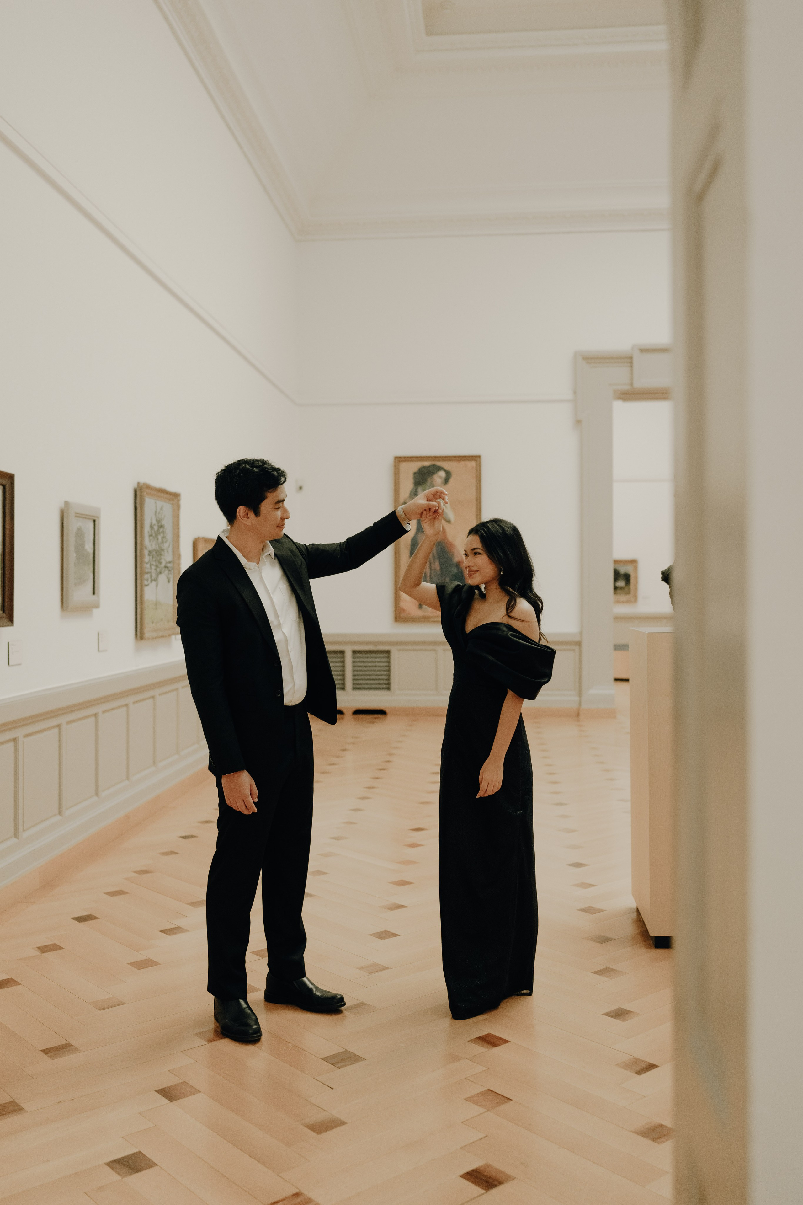 Fifi & Shamil | The Museum of Art. Профессиональный свадебный фотограф в Женеве и Швейцарии | Таня Вовчецкая