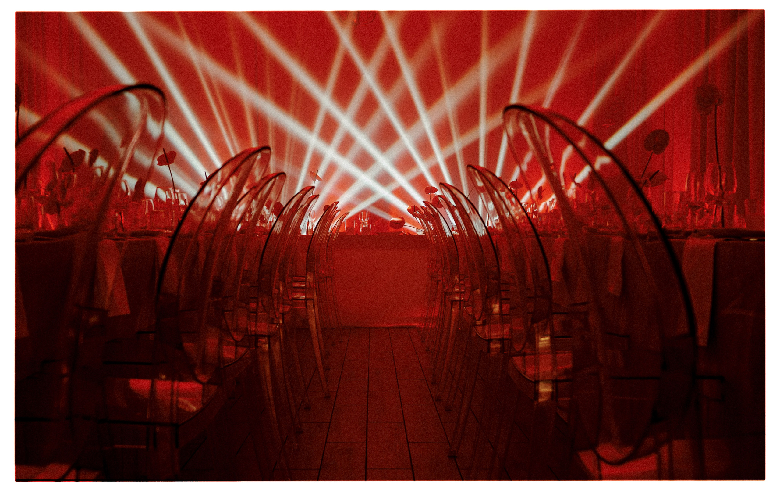 ЛЮБОВЬ КРАСНА. Свадебный и семейный фотограф Никита Корохов