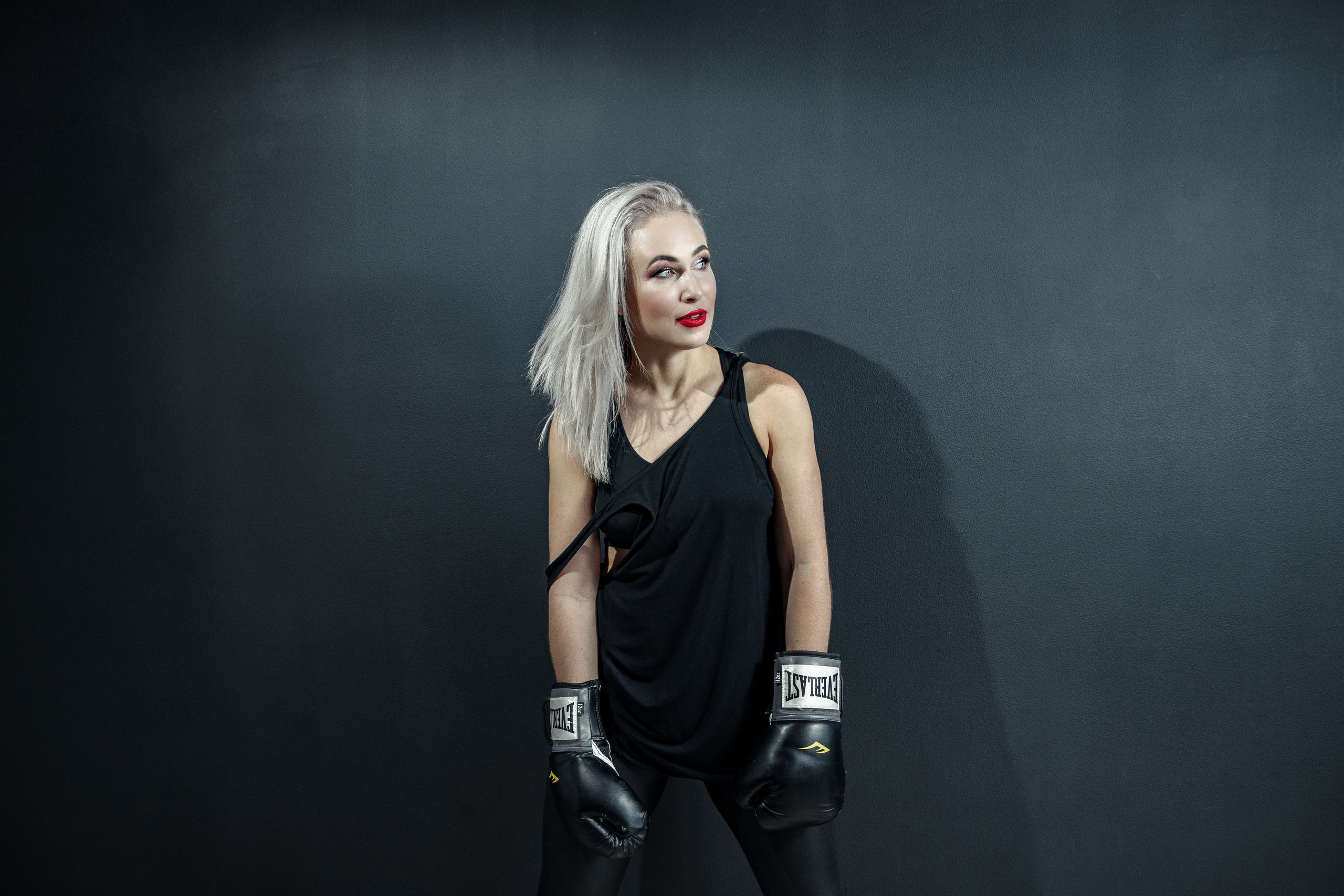 ЦЕХ. Спасибо за проявленный интерес к моему творчеству! Меня зовут Россохат