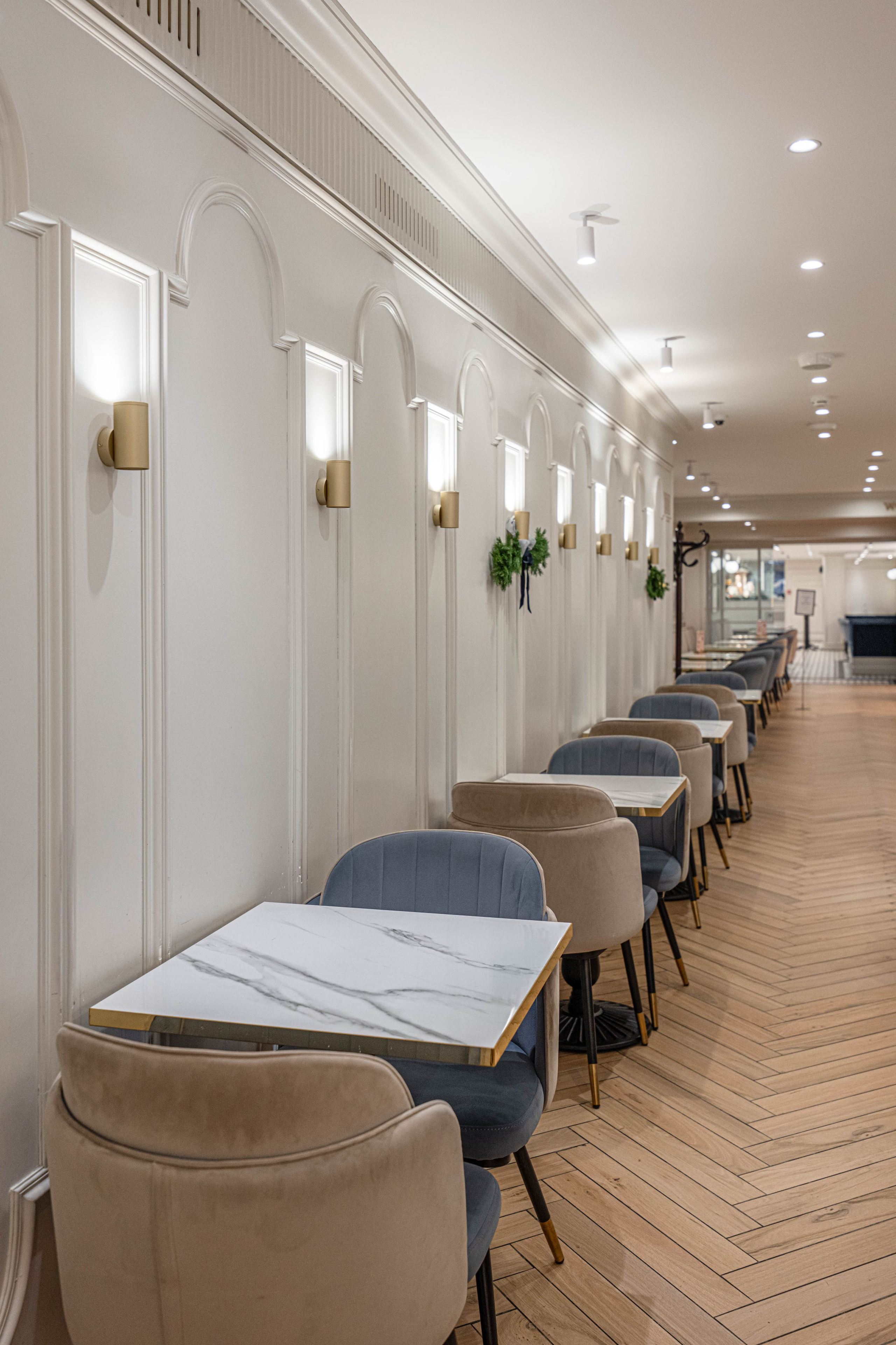 Фотосъемка освещения Maytoni в кафе Север. Интерьерный и репортажный фотограф в Санкт-Петербурге