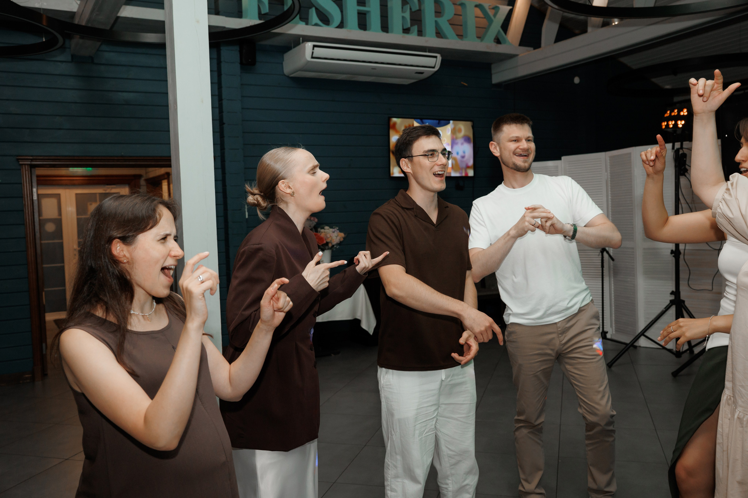 Регистрация в отеле Fish Point, ЗАГС Бутово, прогулка в Остафьево. Свадебный и репортажный фотограф (Москва, Королев и другие)