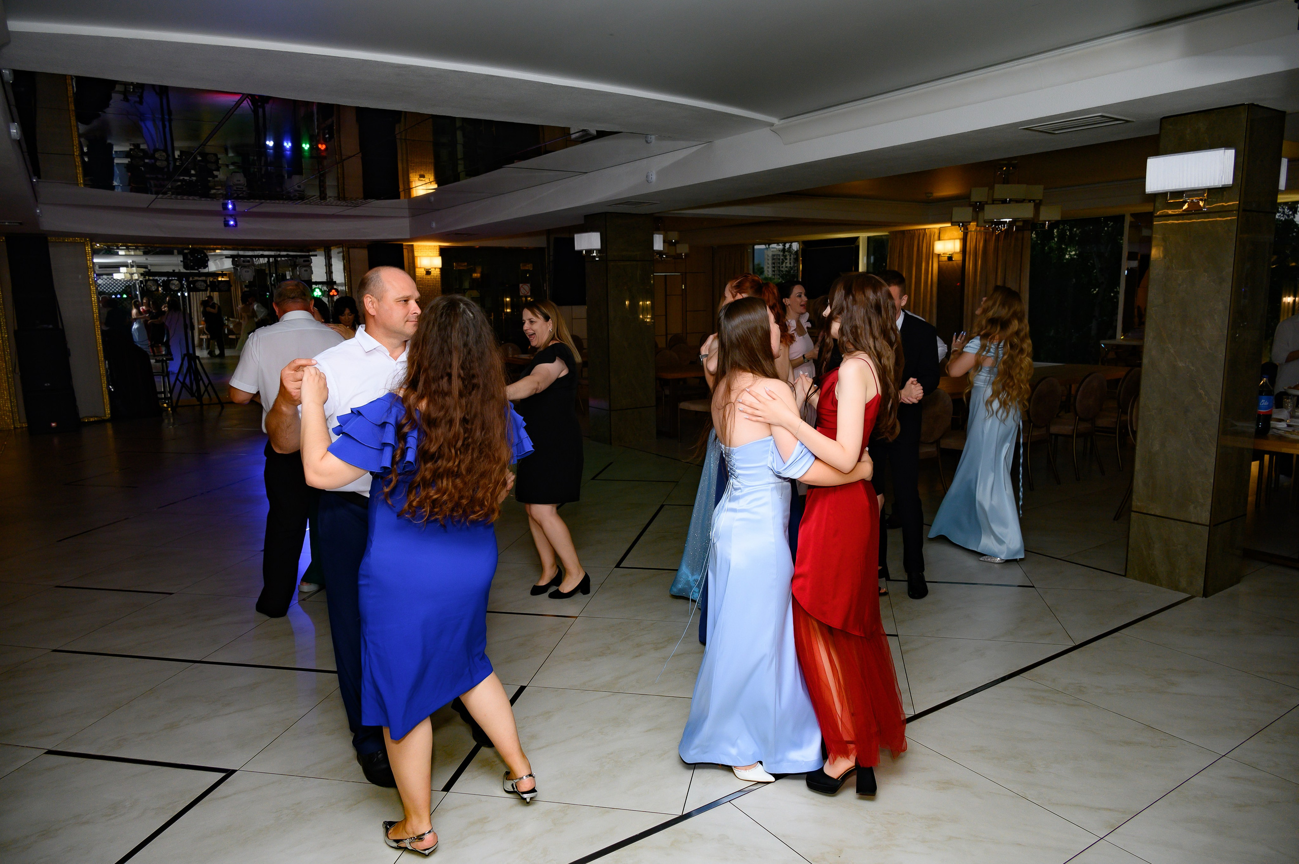 Выпускной 11 кл 2025. Семейный и детский фотограф в Новороссийске Лебедева Елена