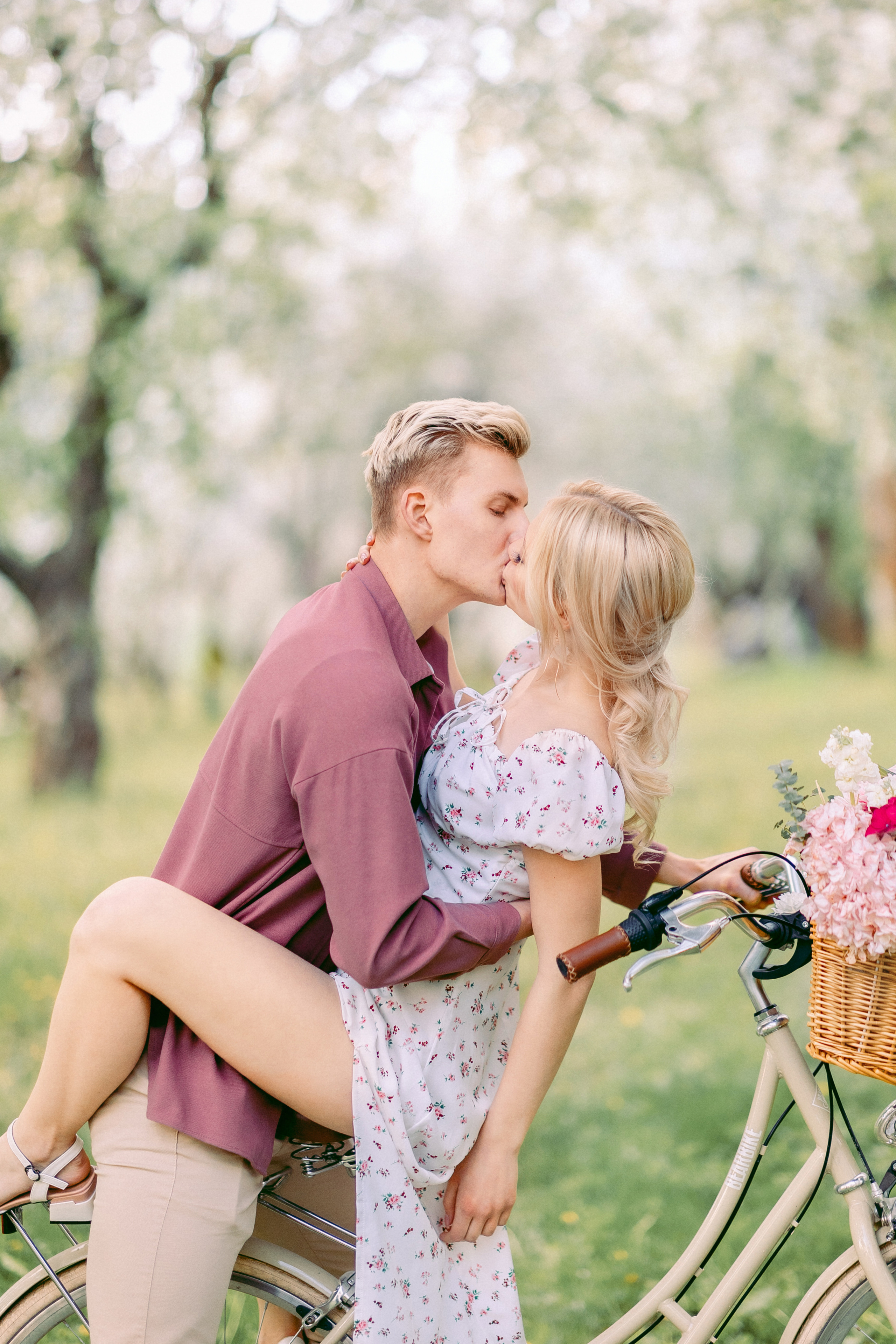 Фотограф лавстори Love story в цветении. Фотограф Москва — Павел Михайлов