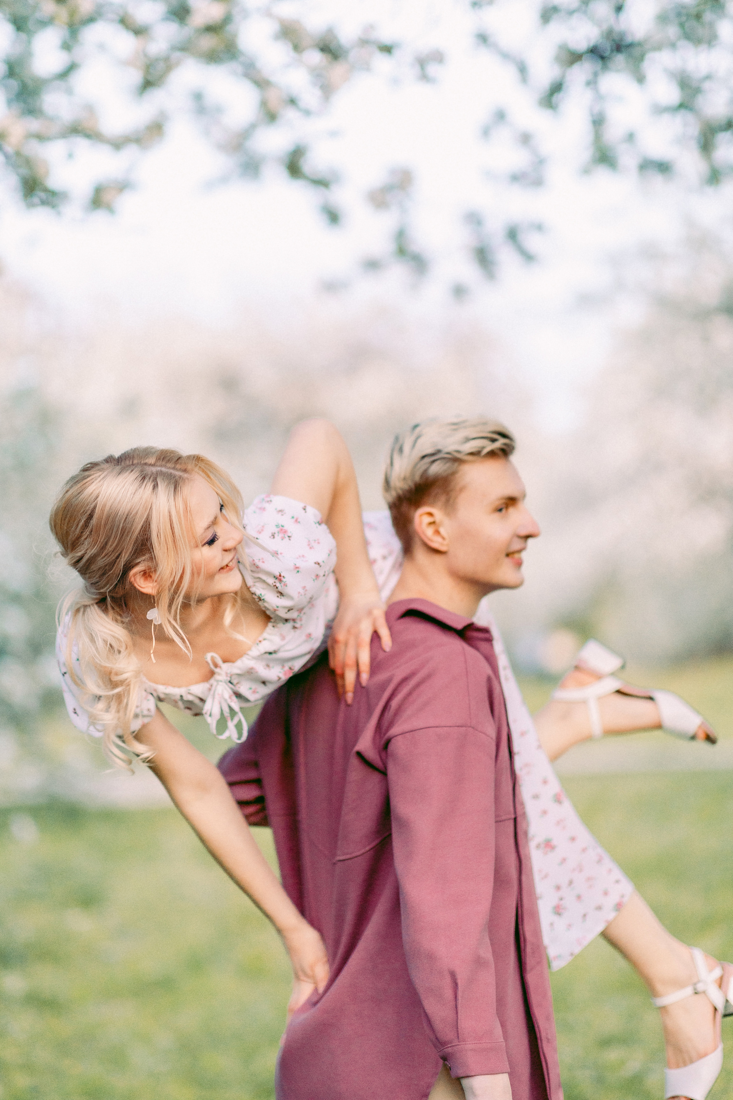 Фотограф лавстори Love story в цветении. Фотограф Москва — Павел Михайлов