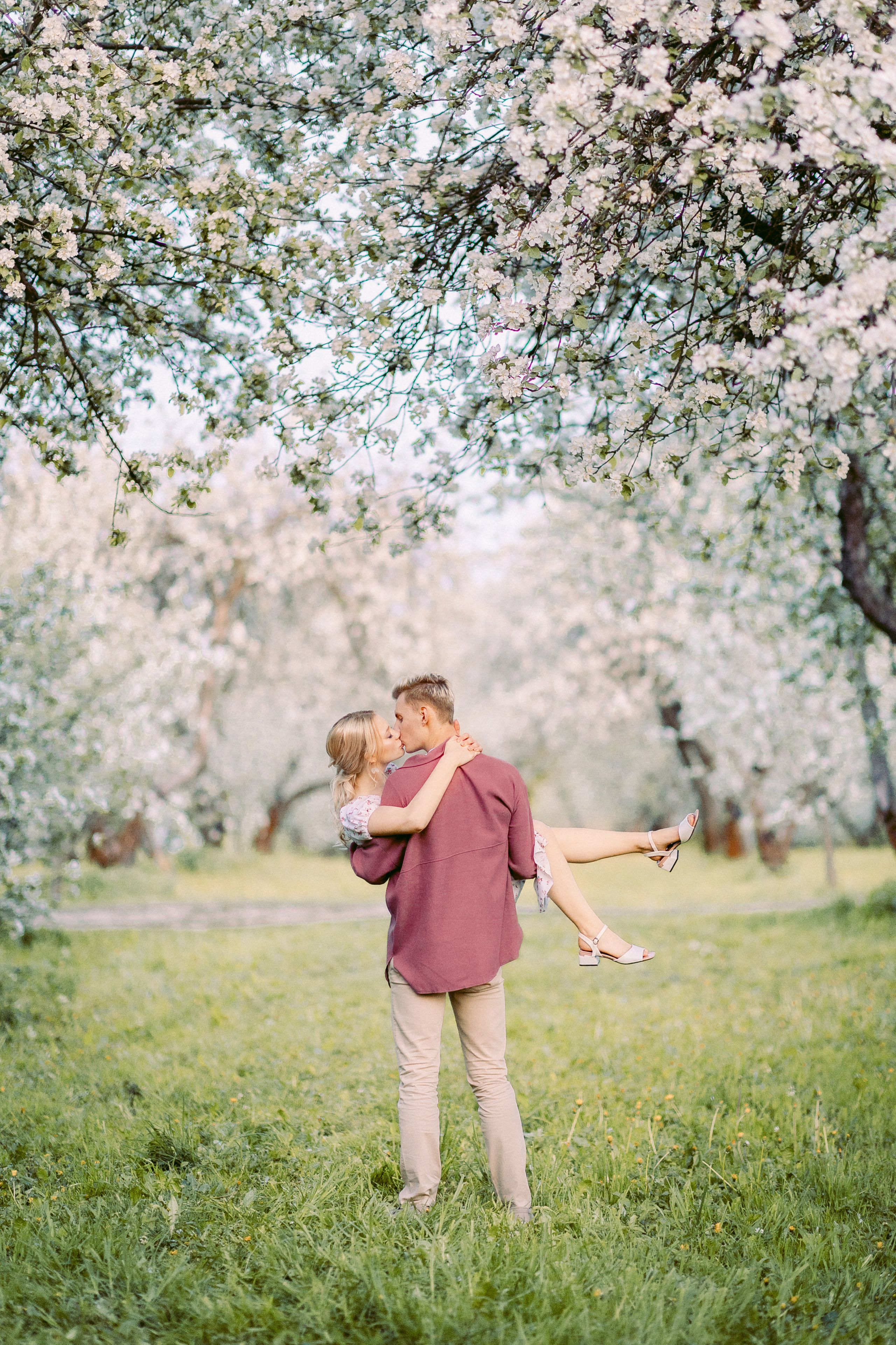 Фотограф лавстори Love story в цветении. Фотограф Москва — Павел Михайлов