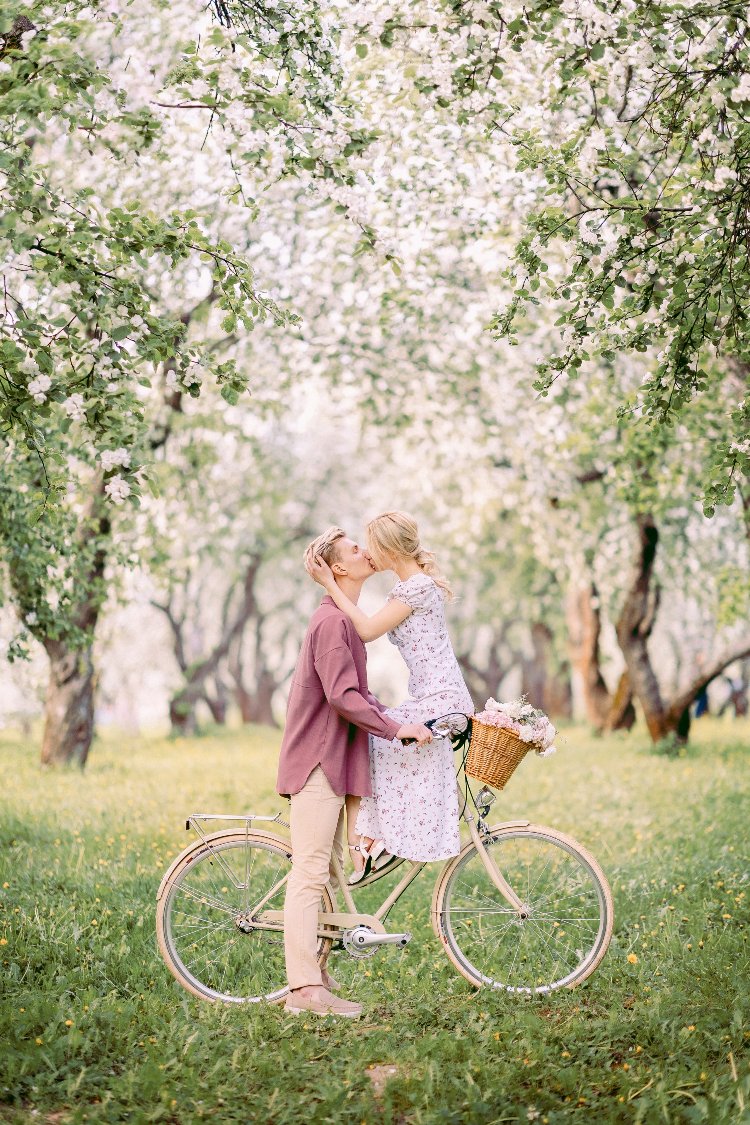 Фотограф лавстори Love story в цветении. Фотограф Москва — Павел Михайлов
