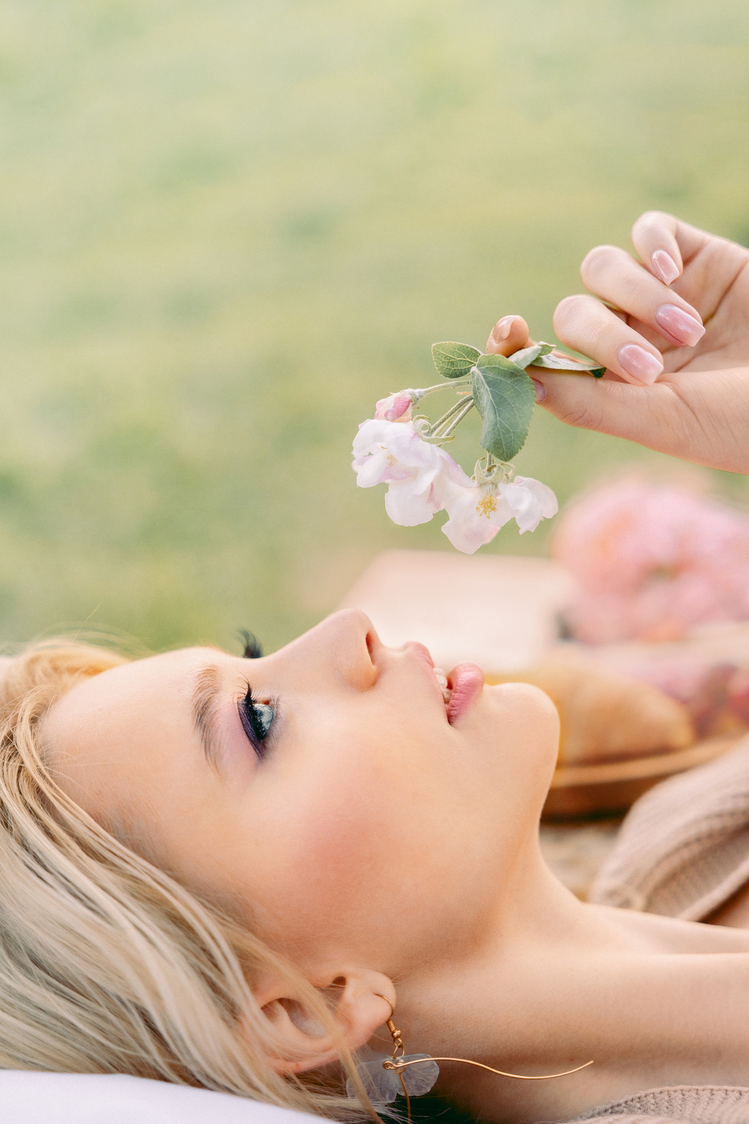 Фотограф лавстори Love story в цветении. Фотограф Москва — Павел Михайлов