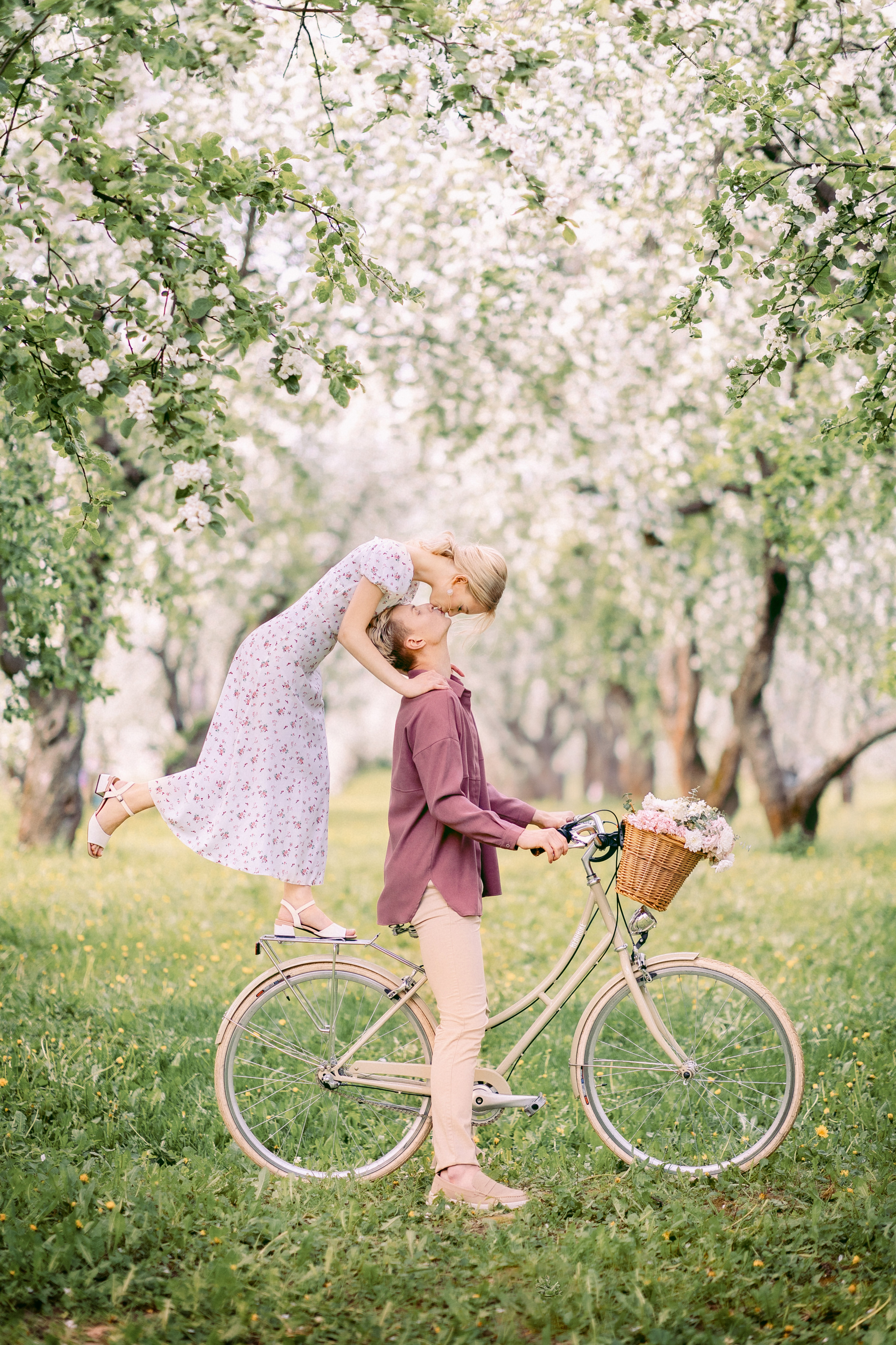 Фотограф лавстори Love story в цветении. Фотограф Москва — Павел Михайлов