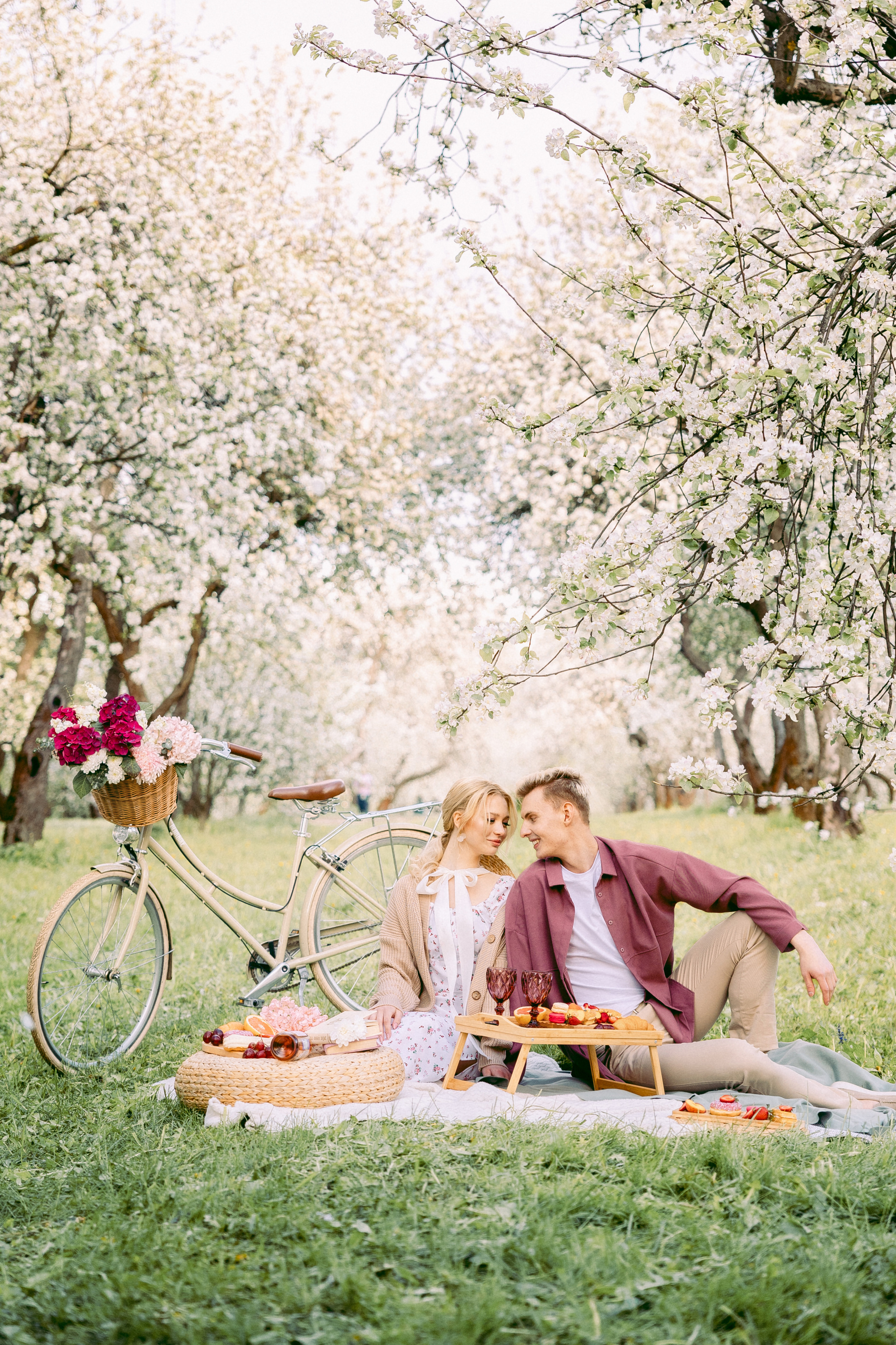 Фотограф лавстори Love story в цветении. Фотограф Москва — Павел Михайлов