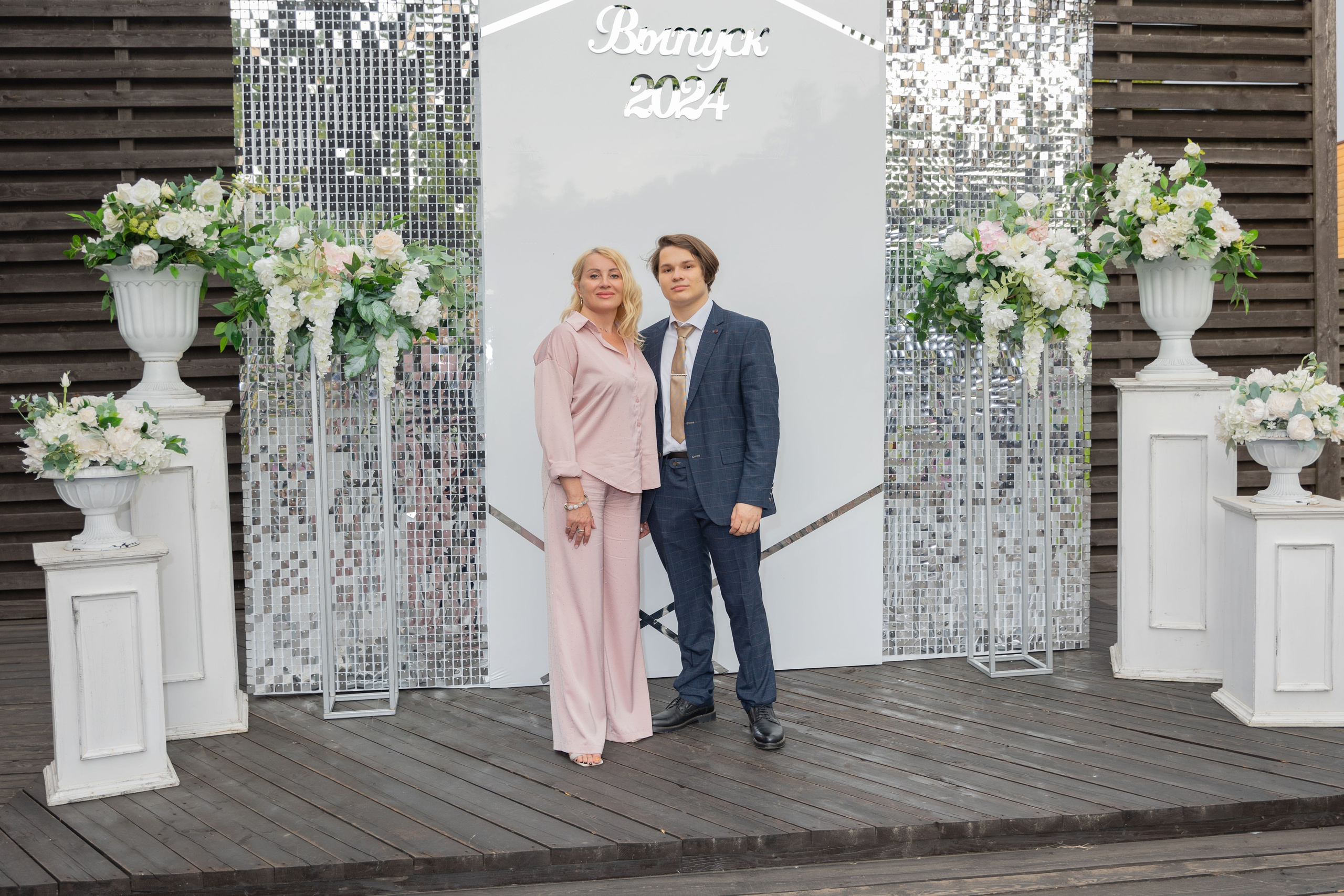 Выпускной вечер в школе № 58. Выпускные альбомы во Владивостоке