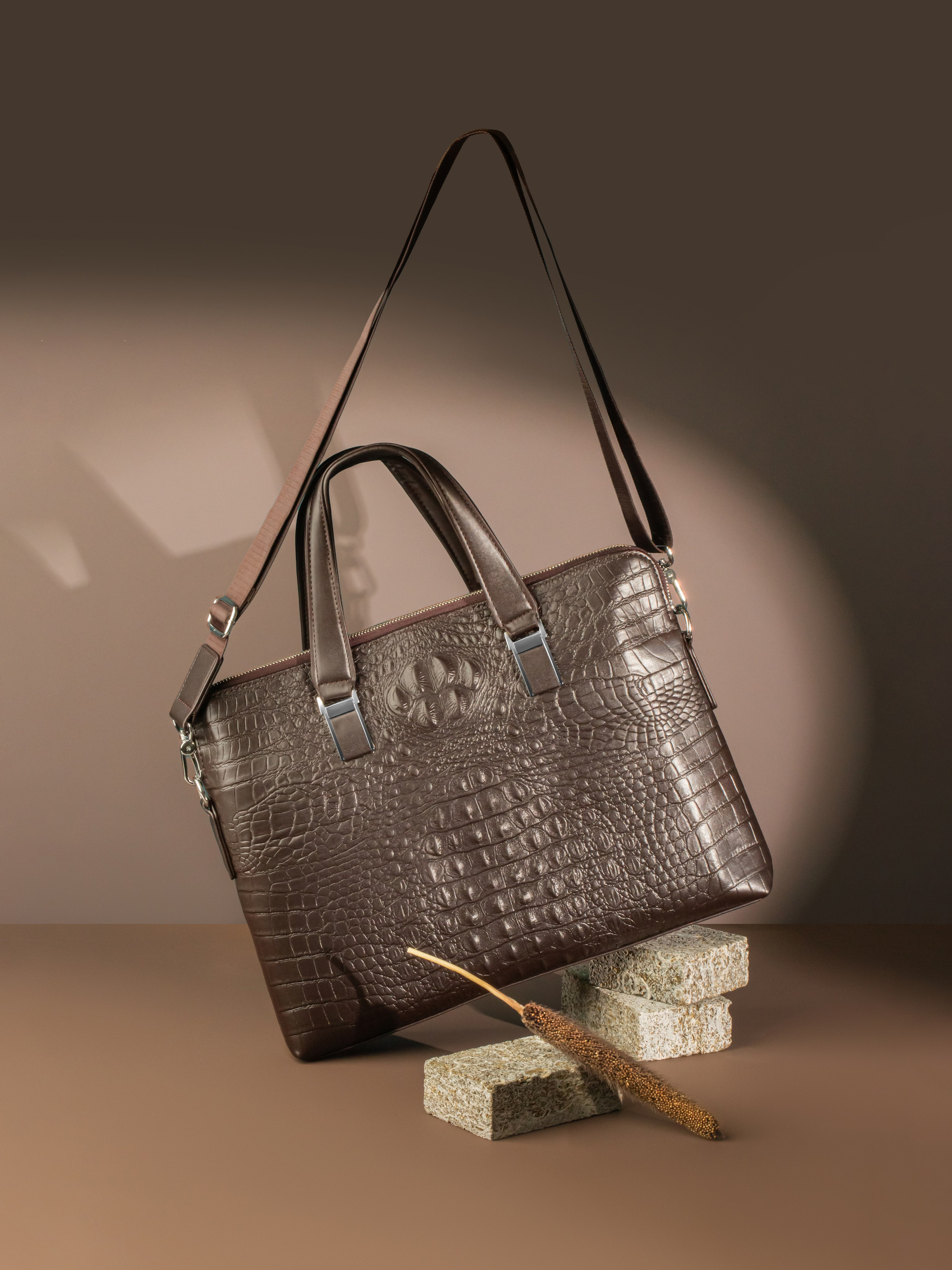 Ретушь фотографий сумок и рюкзаков | Студия SVITHART