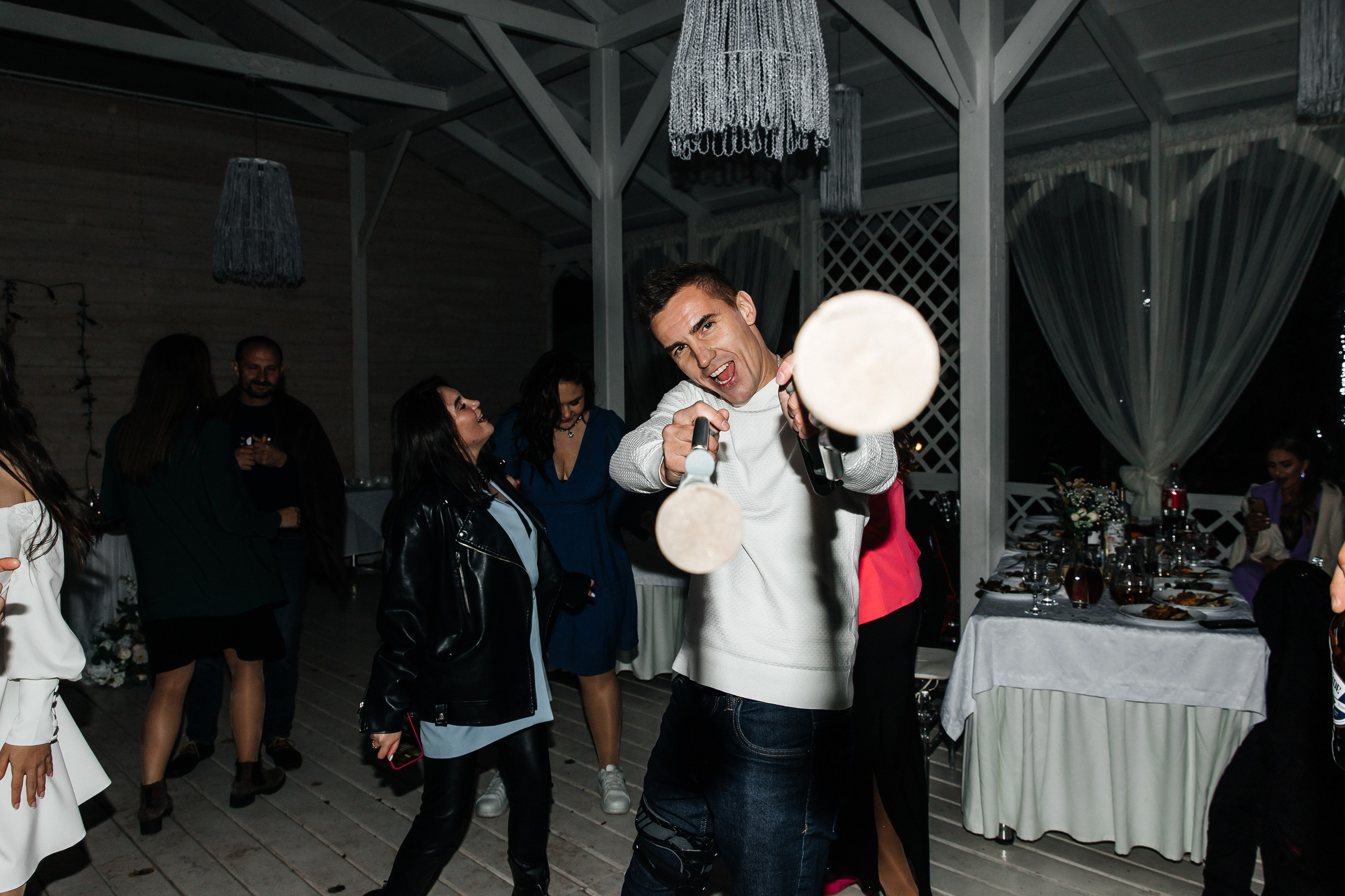 Михаил и Александра. День 2 — с друзьями. 18.09.21. Свадебный и Семейный фотограф г. Ижевск Гульназ Солдатова. Гульназ фото