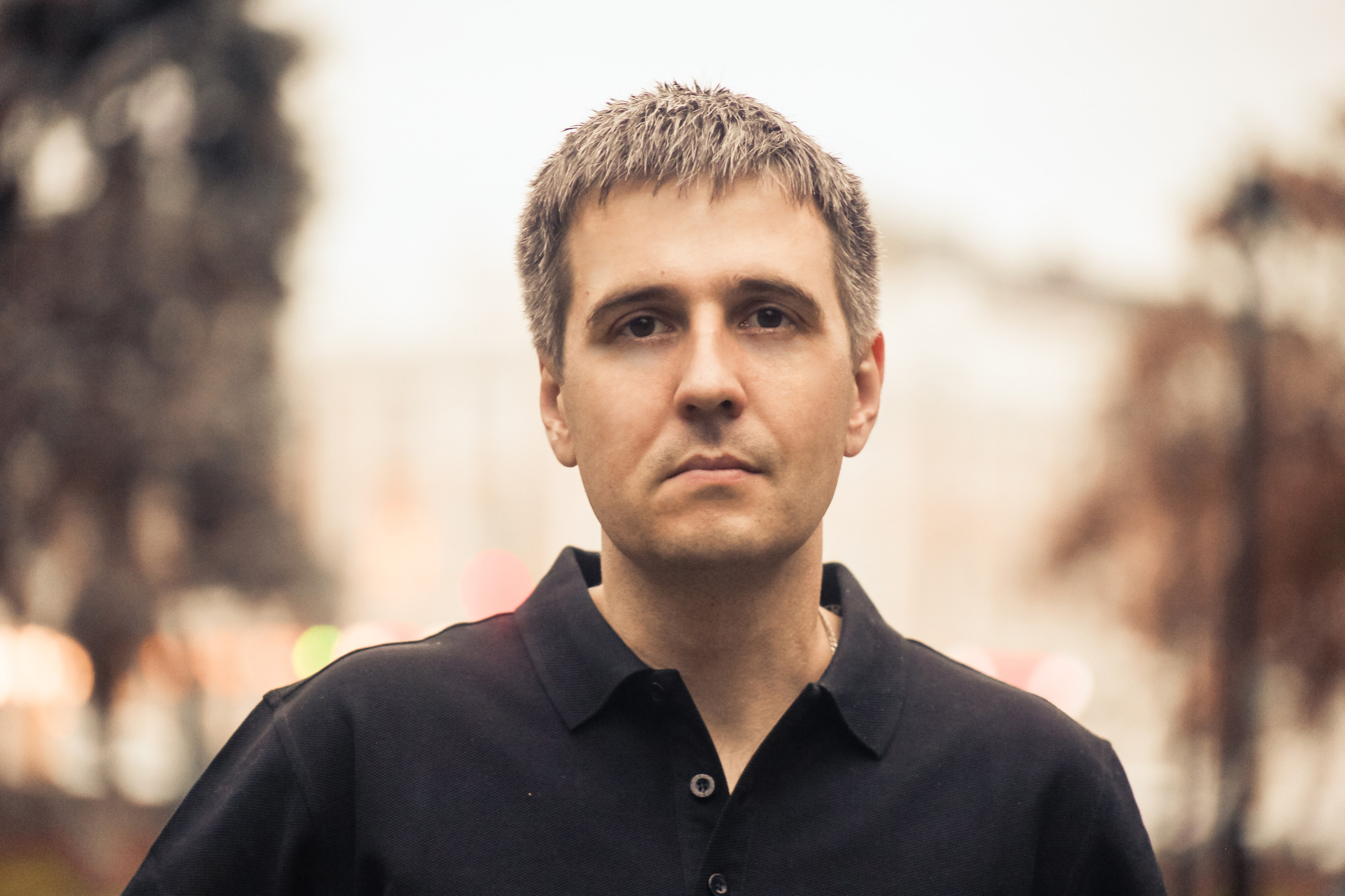 Дмитрий в городе. Фотограф Пермь. Фотосессия в фотостудии Перми и на свежем воздухе