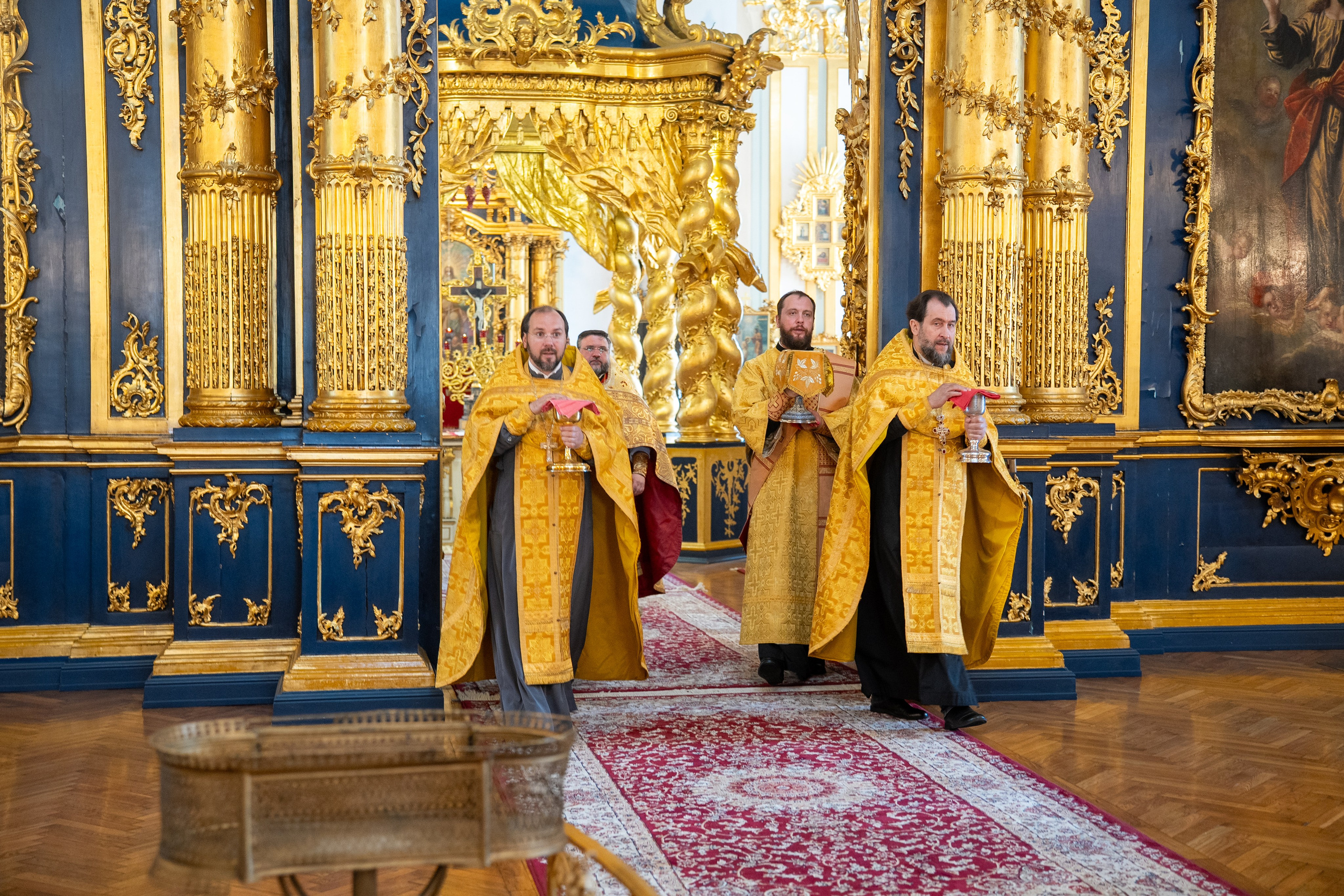 Неделя 3-я по Пятидесятнице. Всех святых Санкт-Петербургской митрополии. Свт. Ионы, митр. Московского и всея Руси, чудотворца. НИКОЛО-БОГОЯВЛЕНСКИЙ МОРСКОЙ СОБОР