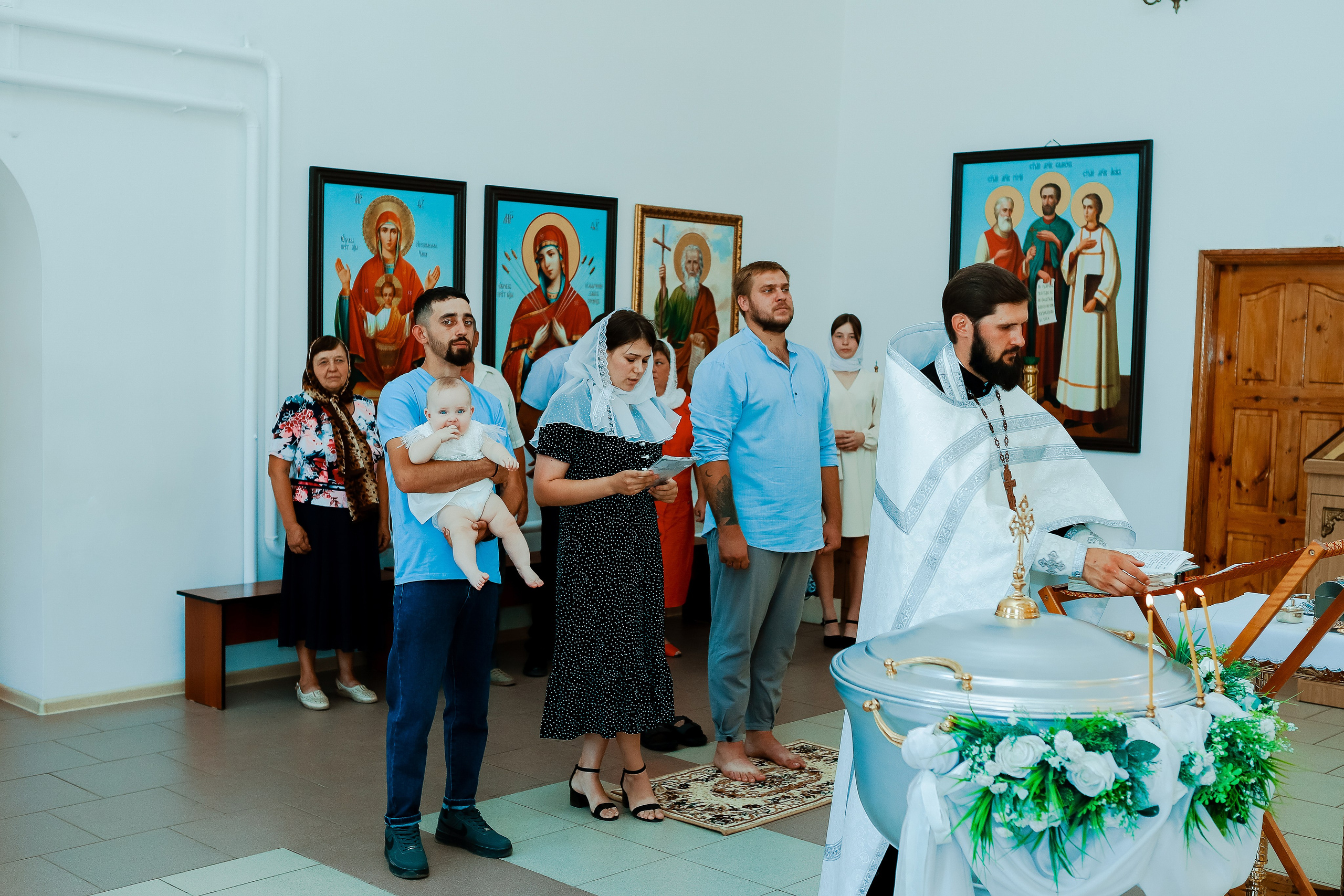 Таинство Крещения Отца и Дочери. Свадебный фотограф Евгения Фролова г. Каменск-Шахтинский, Донецк, Ростов