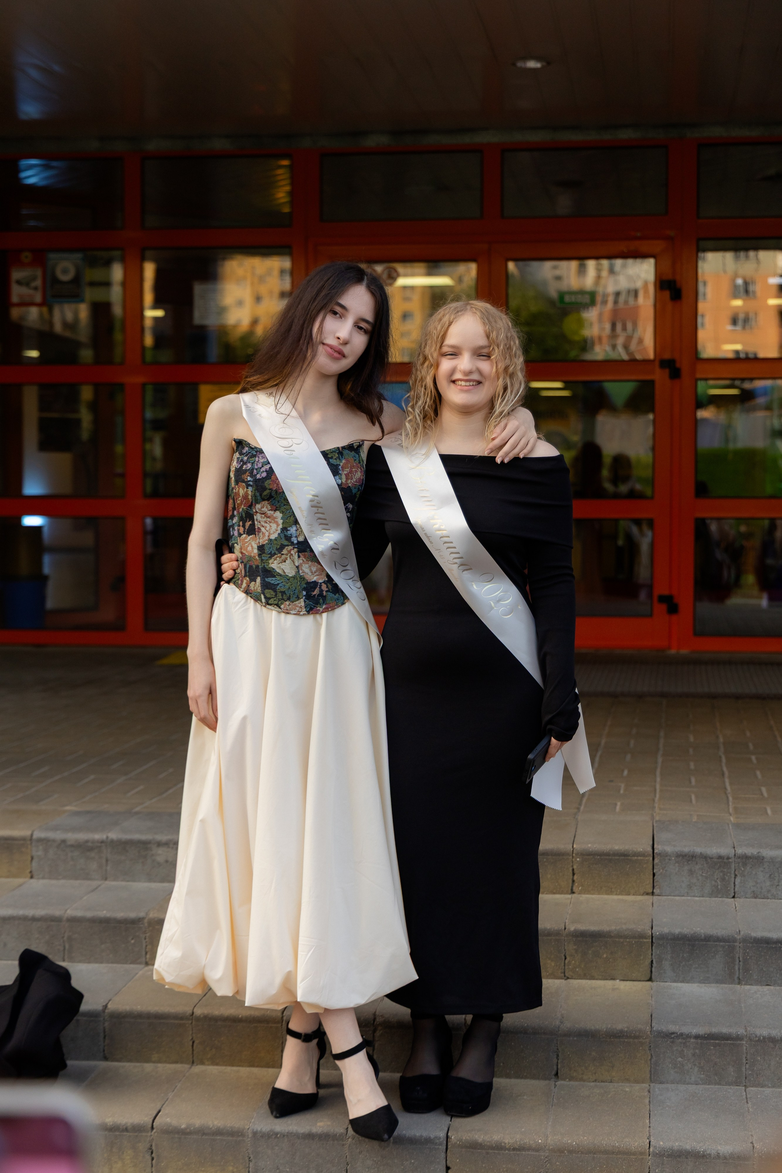 Школьный выпускной 2025 год в Минске, Беларуси. Свадебный фотограф в Минске/Беларуси Сергей Спиридонов