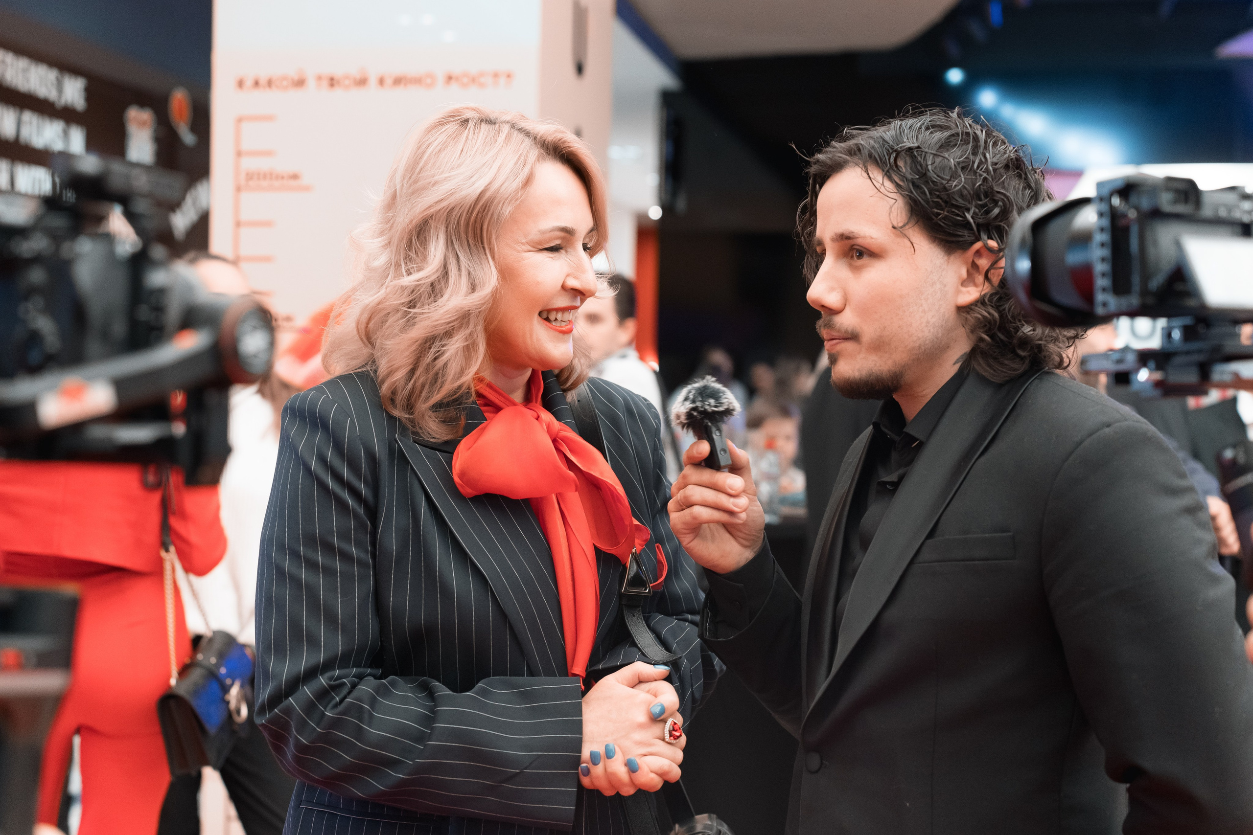 Веб-сериал «МЫ». Для тех, кто не ждёт удачи, а создаёт её. Каждая фотосессия — это твой момент, твой стиль, твой успех. 📸