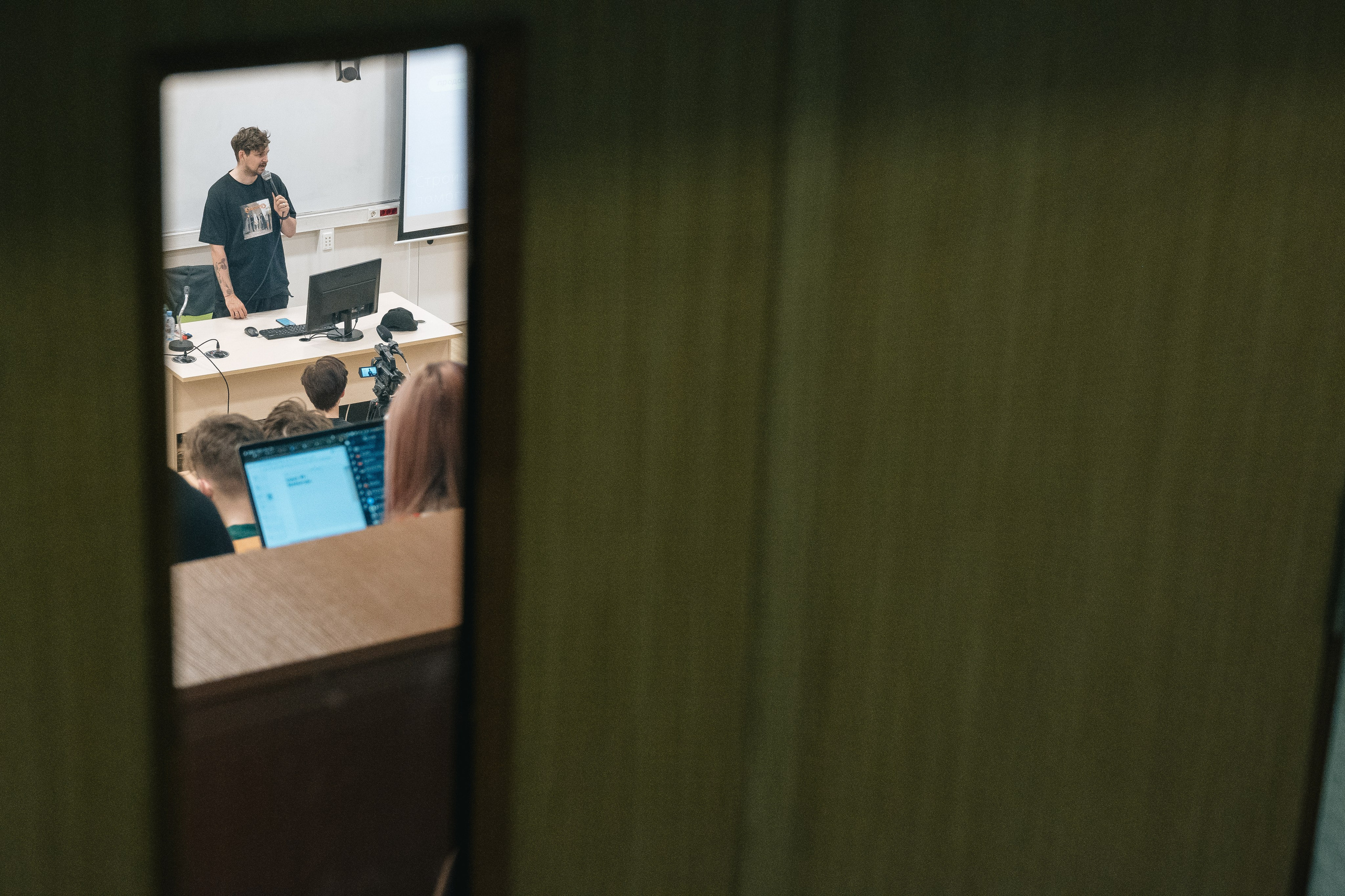 Встреча с Олегом Титовым, креативным продюсером Medium Quality. Даниил Сергеев: репортажный фотограф