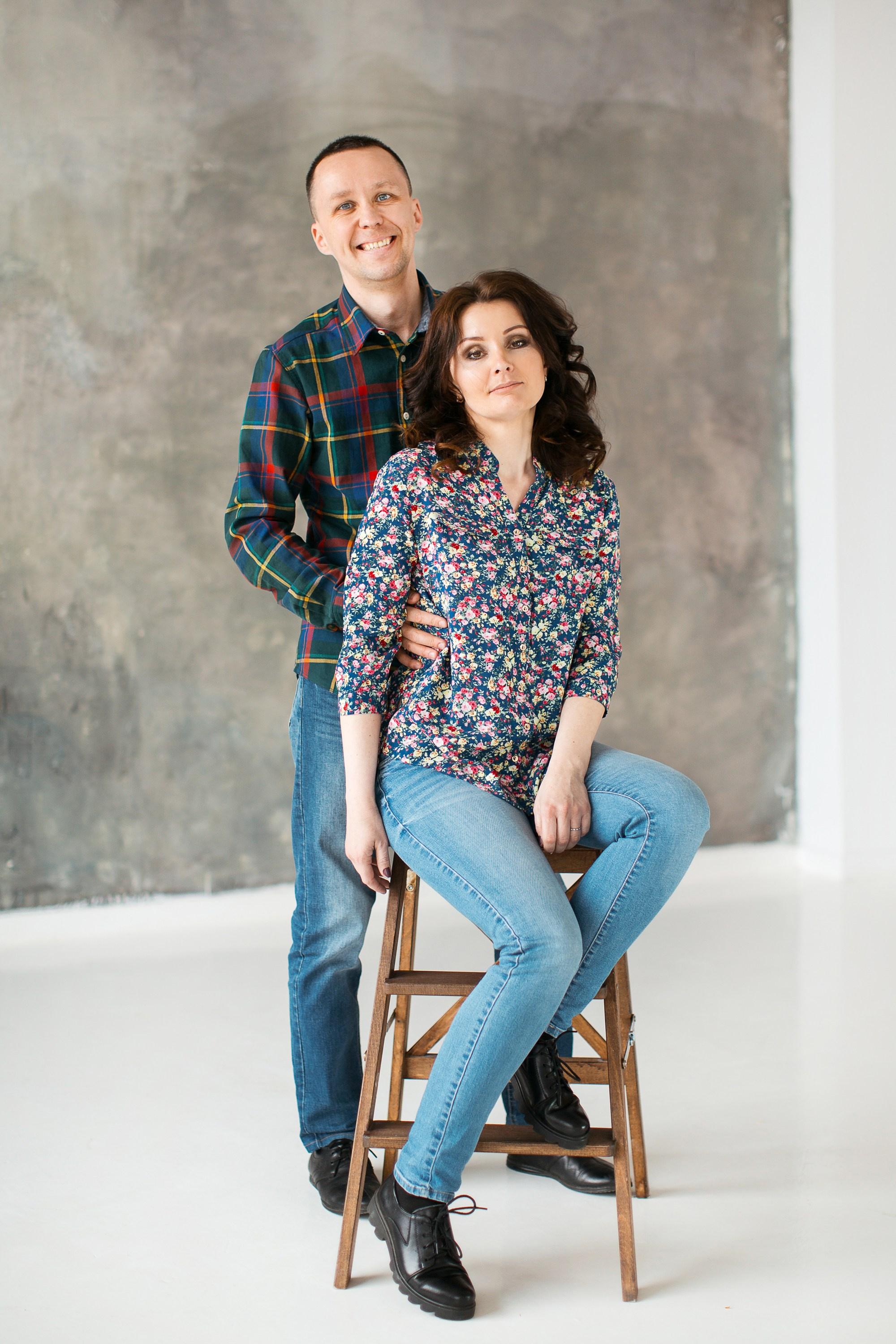 Фотосессия большой семьи в студии