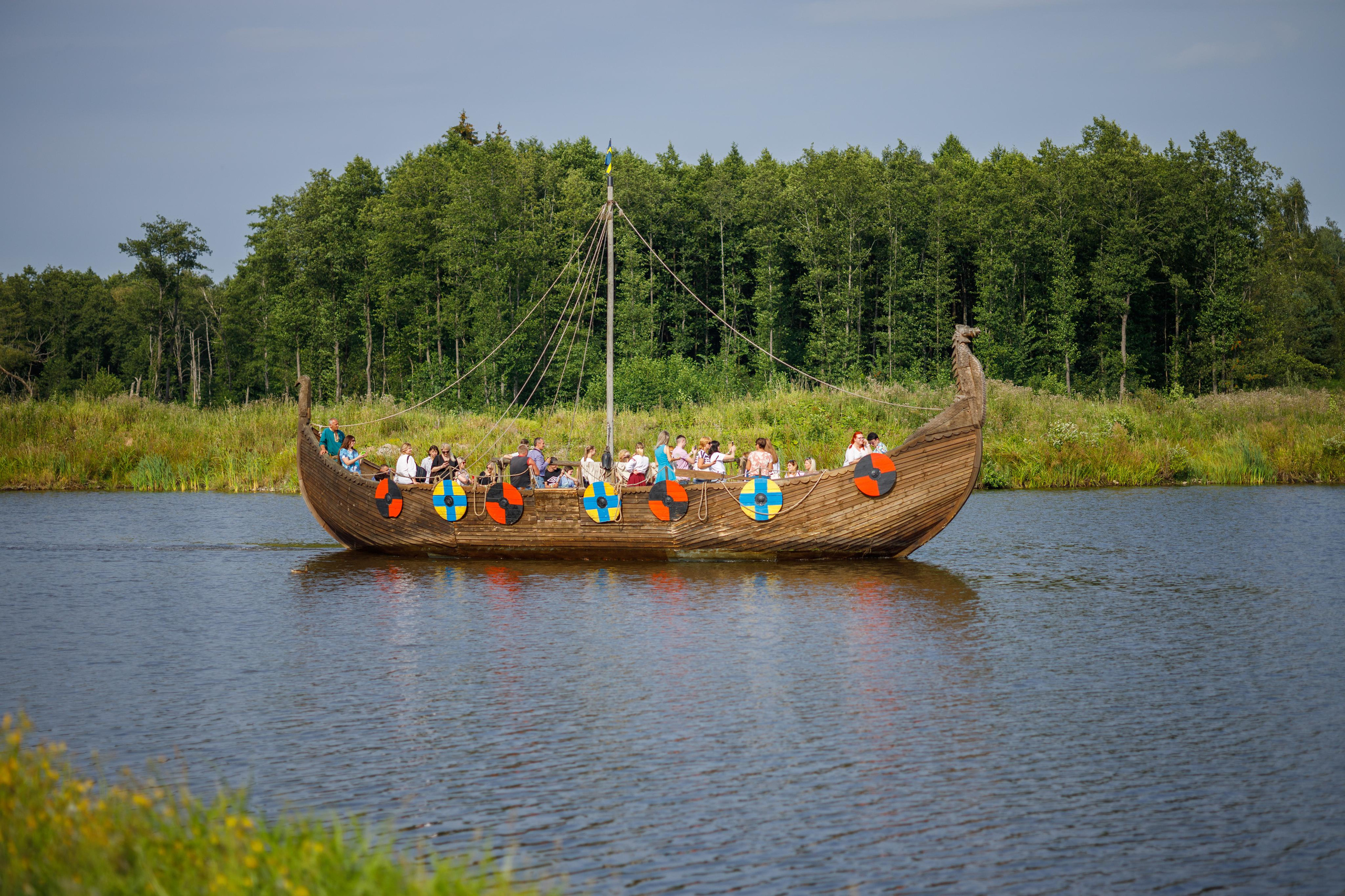 Путешествие  на ладье викингов