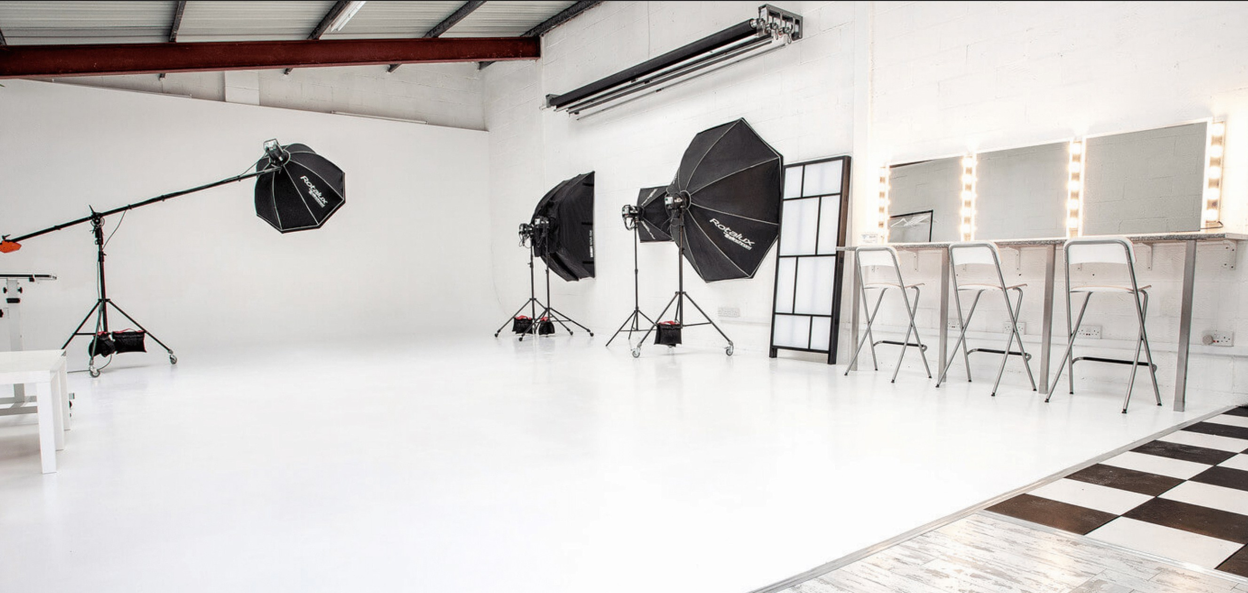 Индивидуальные, предметные и сборные съемки в Санкт-Петербурге Okhman.studio