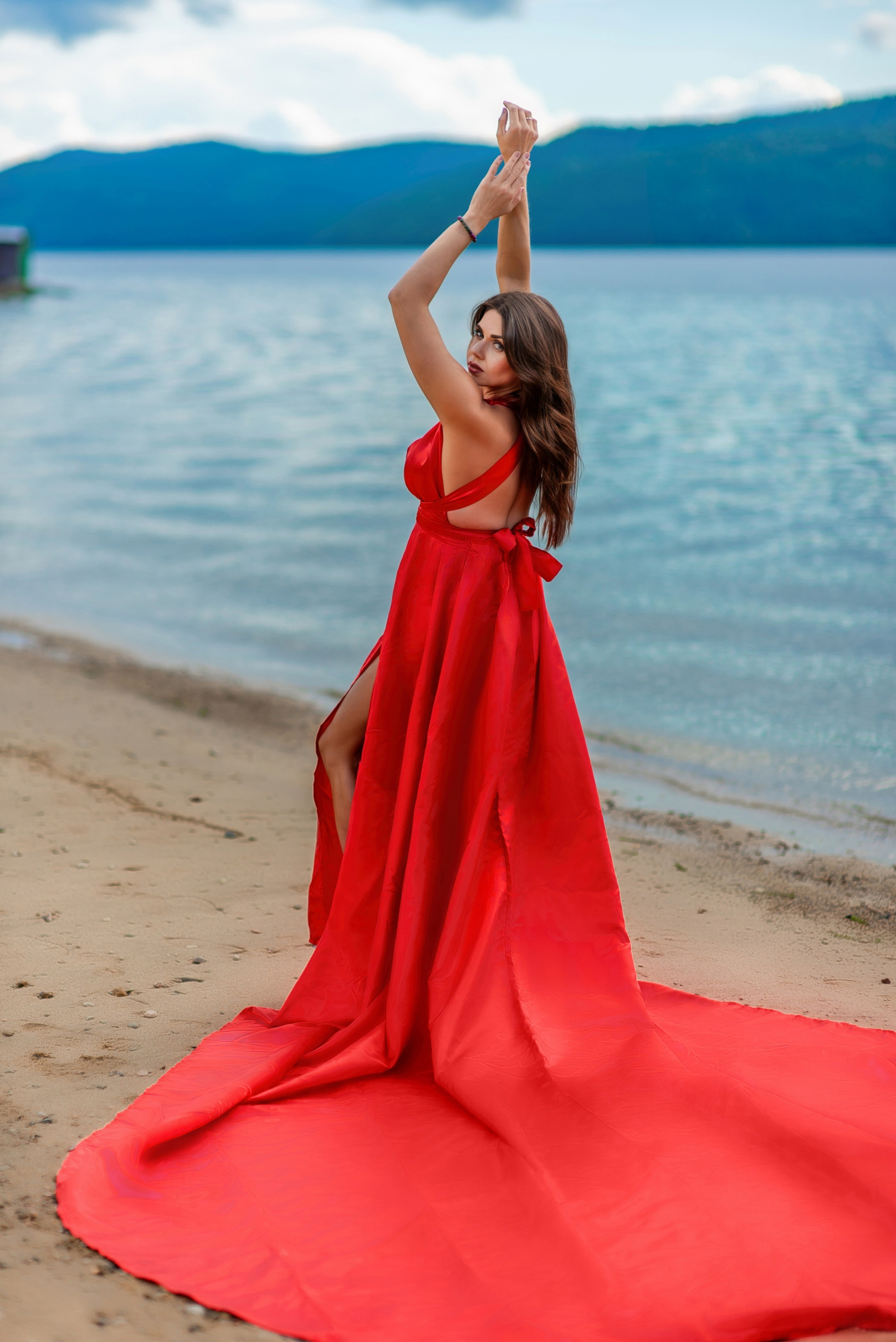 Летти лайт красное. Туры на Байкал с фотографом под ключ. Фотосессии на Ольхоне