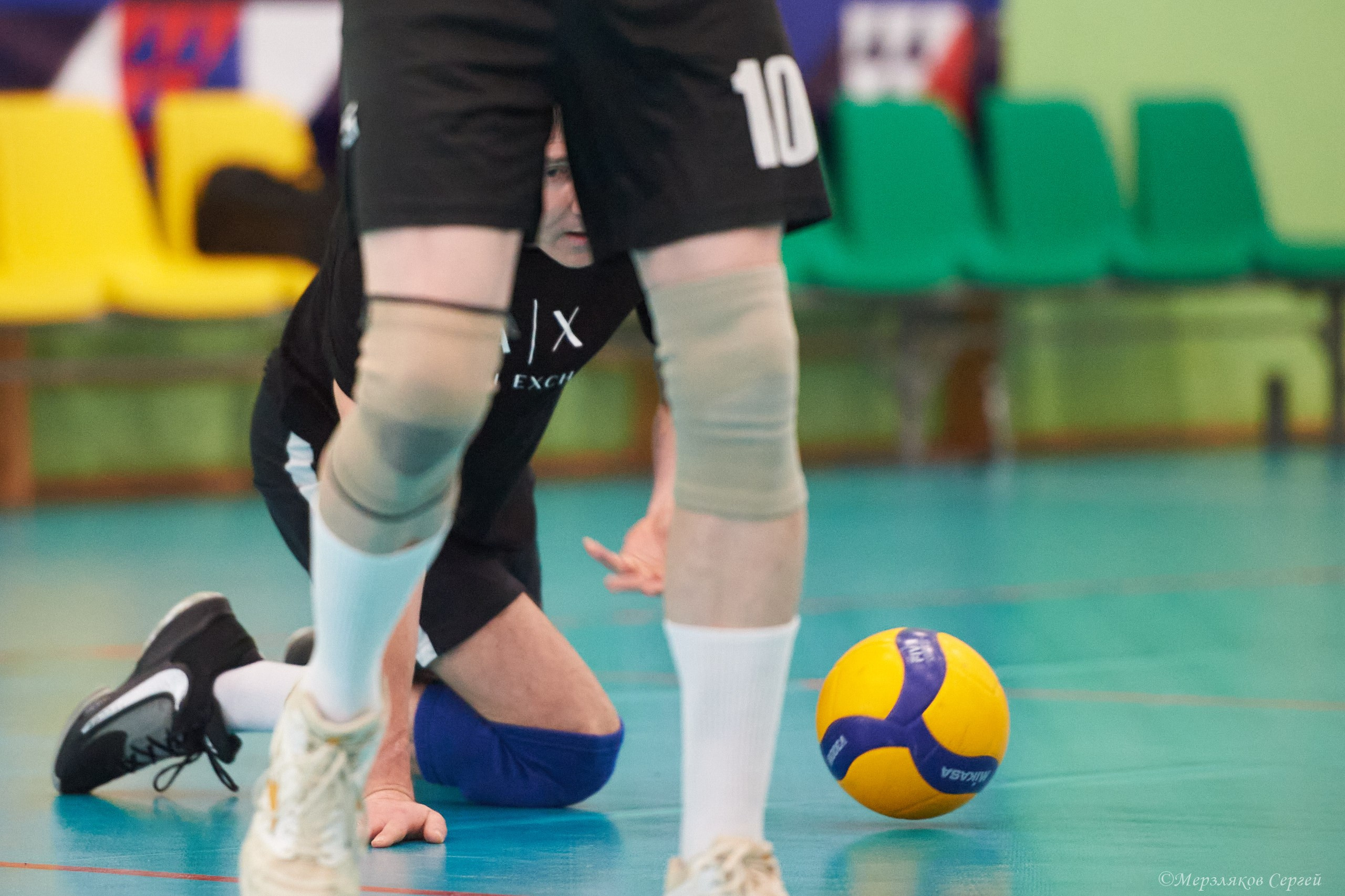 Новогодний волейбольный турнир. Ижевск. 16.12.23. Спортивный репортажный фотограф в Ижевске Сергей Мерзляков
