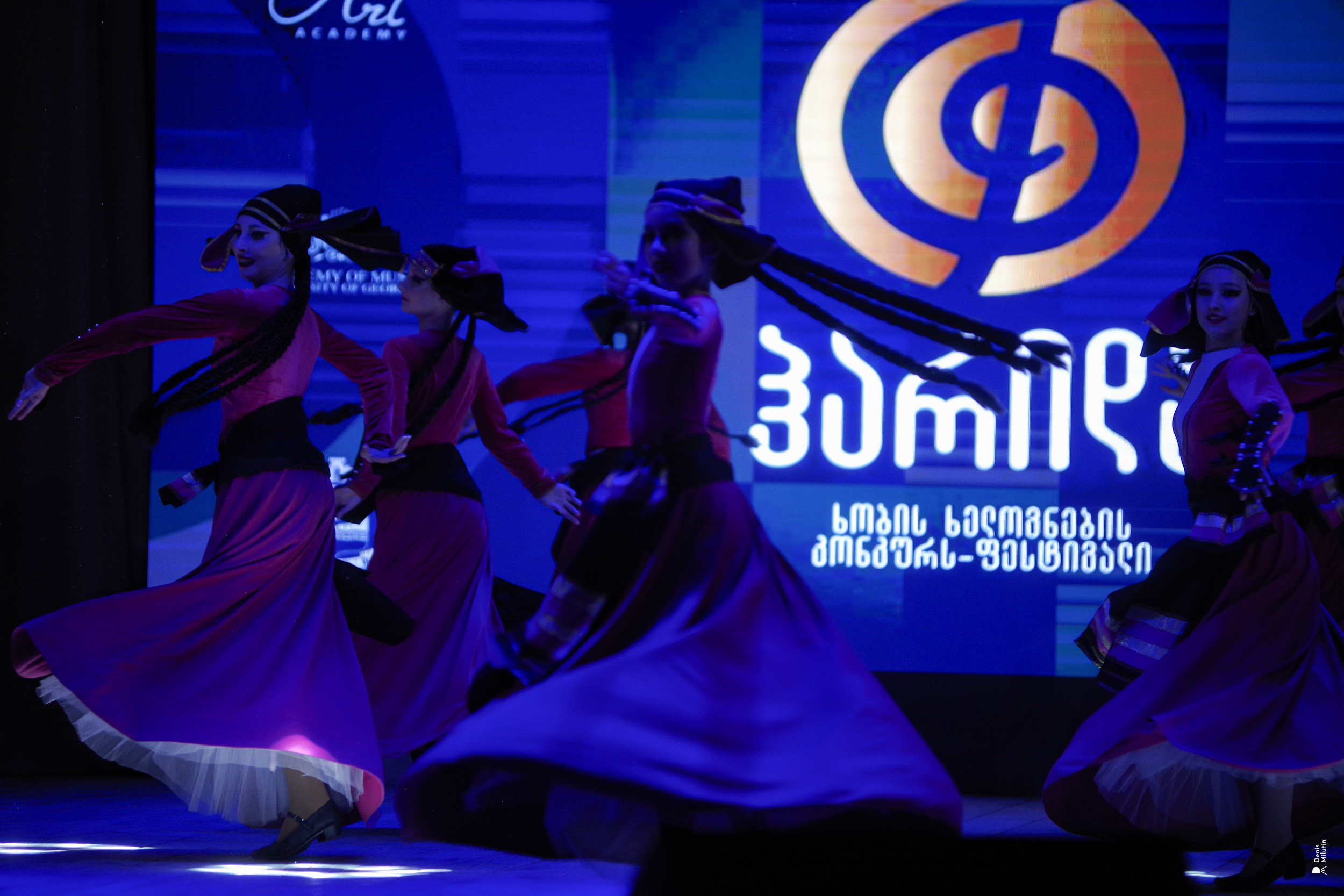 Танцы в Хоби. Портретный фотограф Денис Милютин