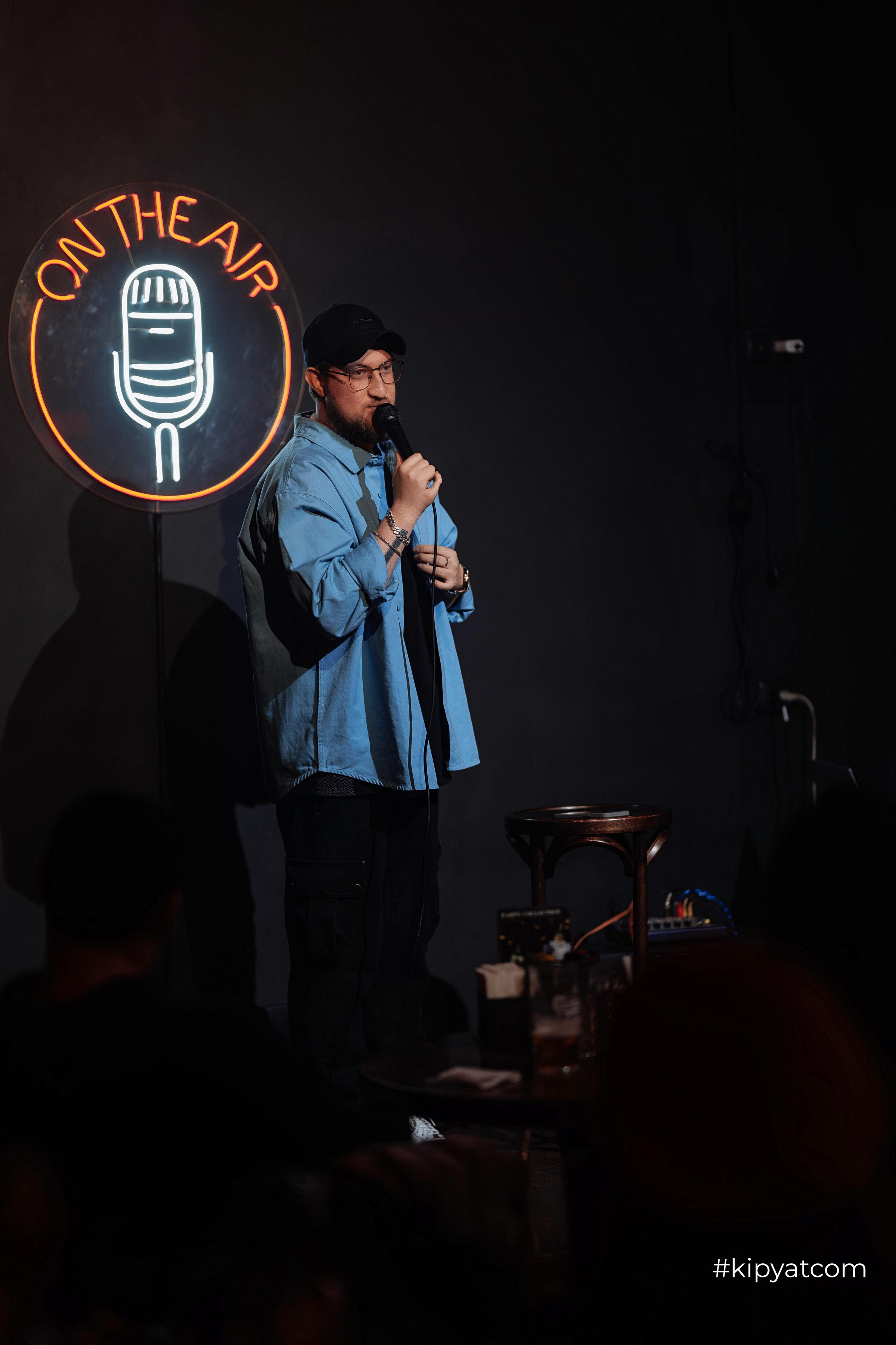 Сольный стендап концерт Александра Меркуль