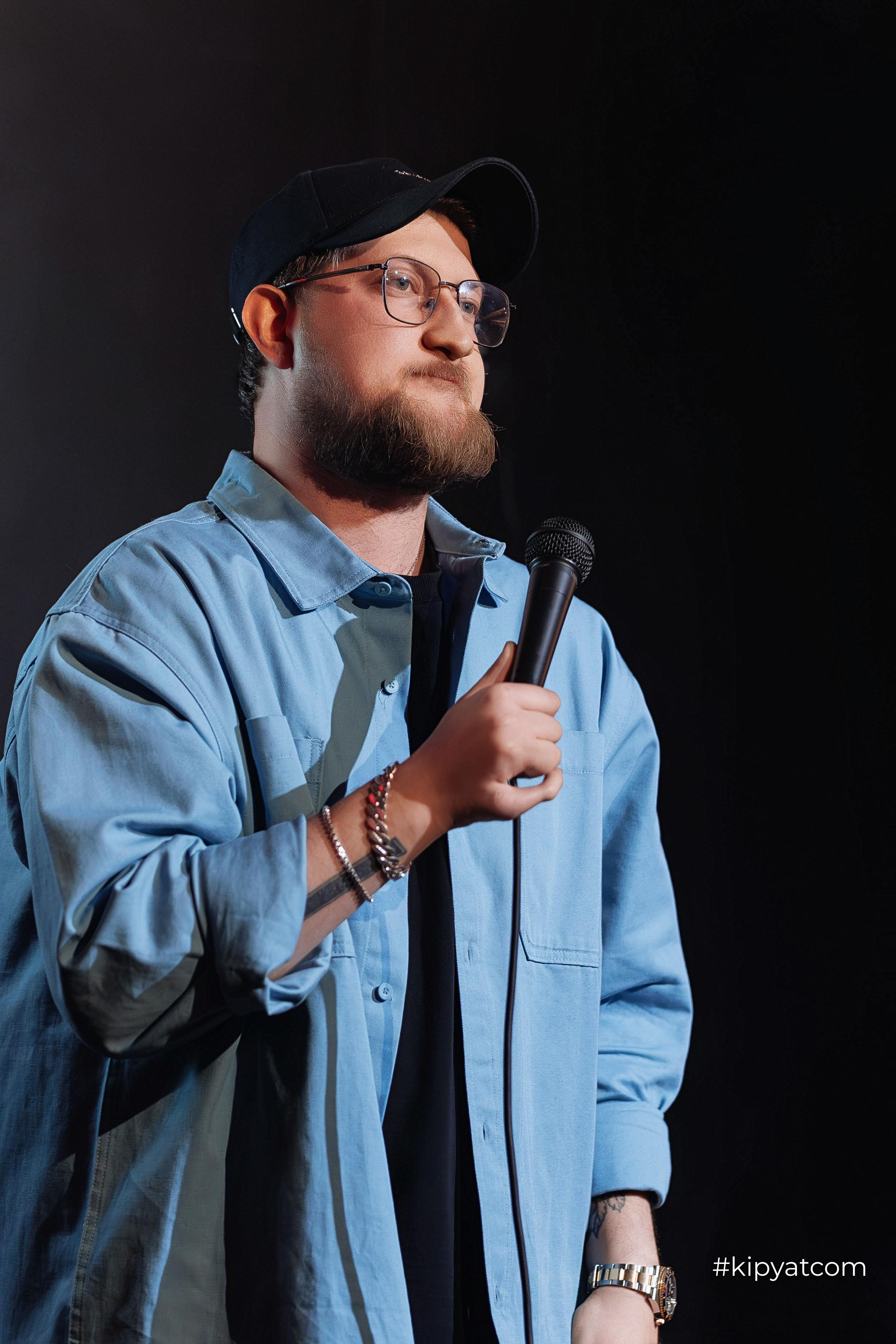 Сольный стендап концерт Александра Меркуль