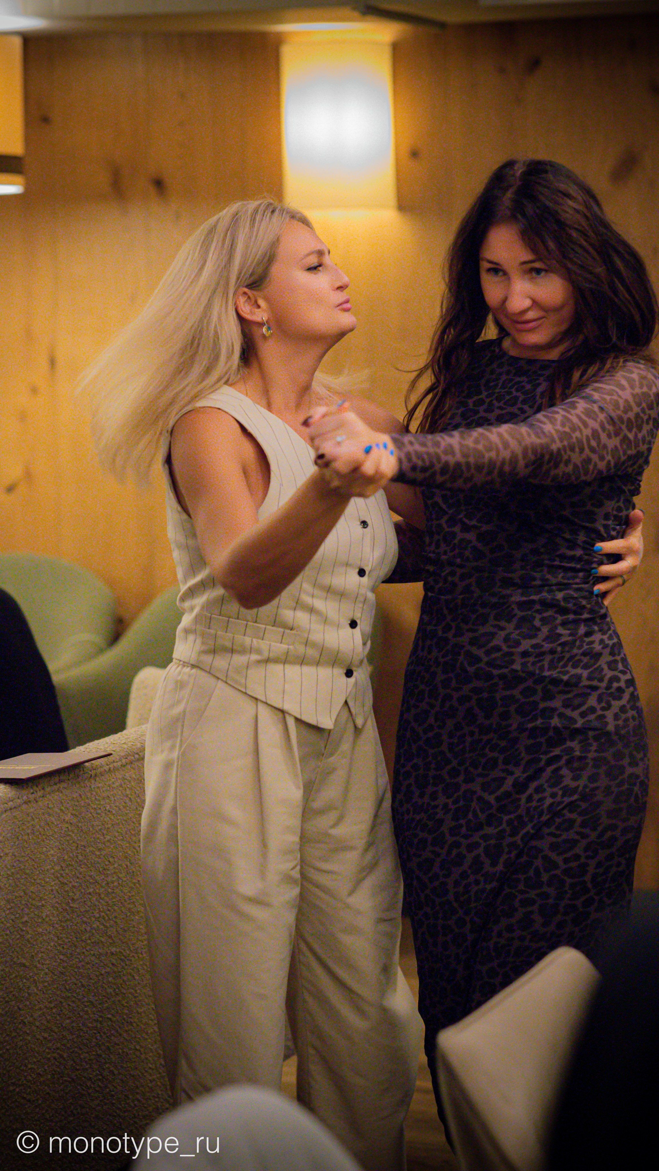 Содружество педагогов и психологов раннего развития. Москва. Награждение дипломами и праздничный ужин