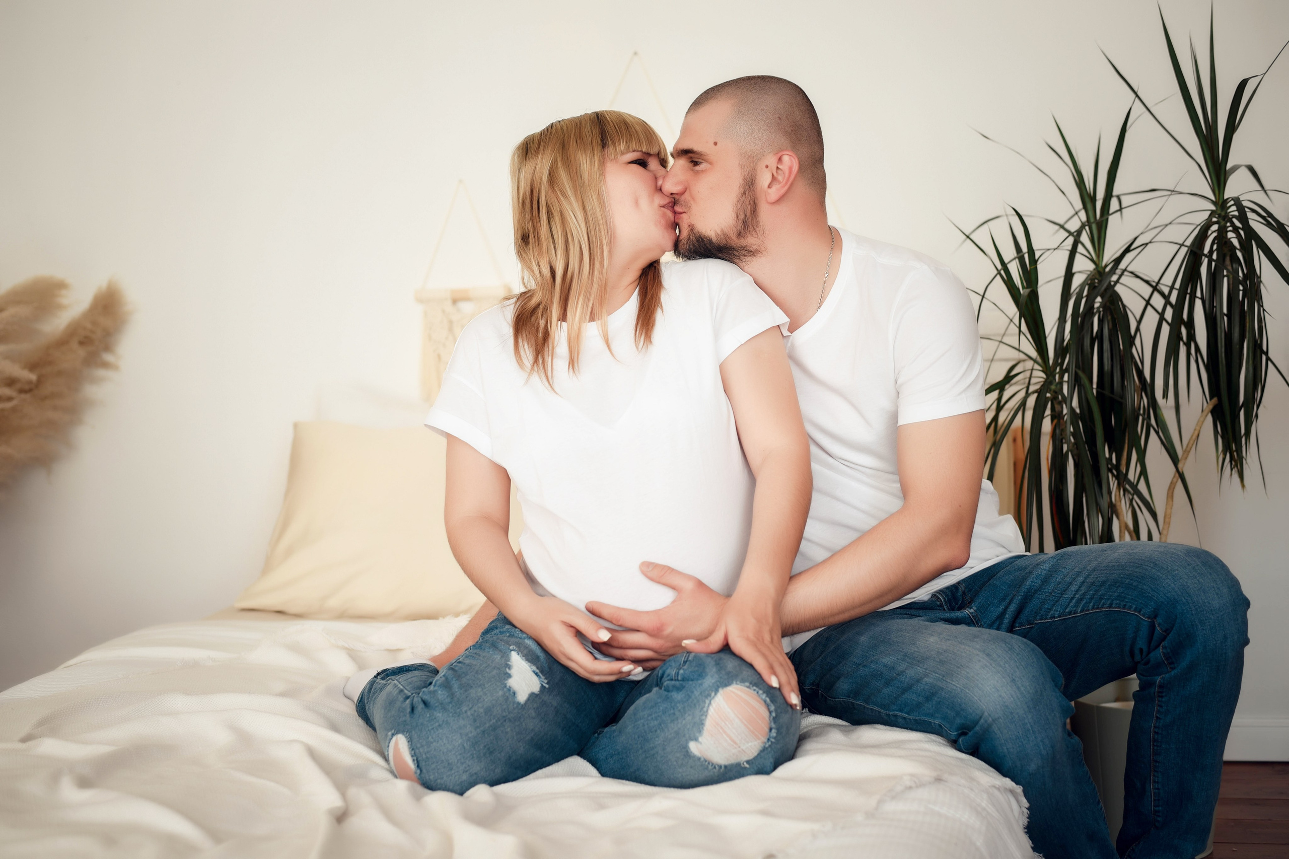 Фотосессия беременности (семейная съемка). Свадебный, семейный, детский, контент фотограф в Омске Максим Ильин