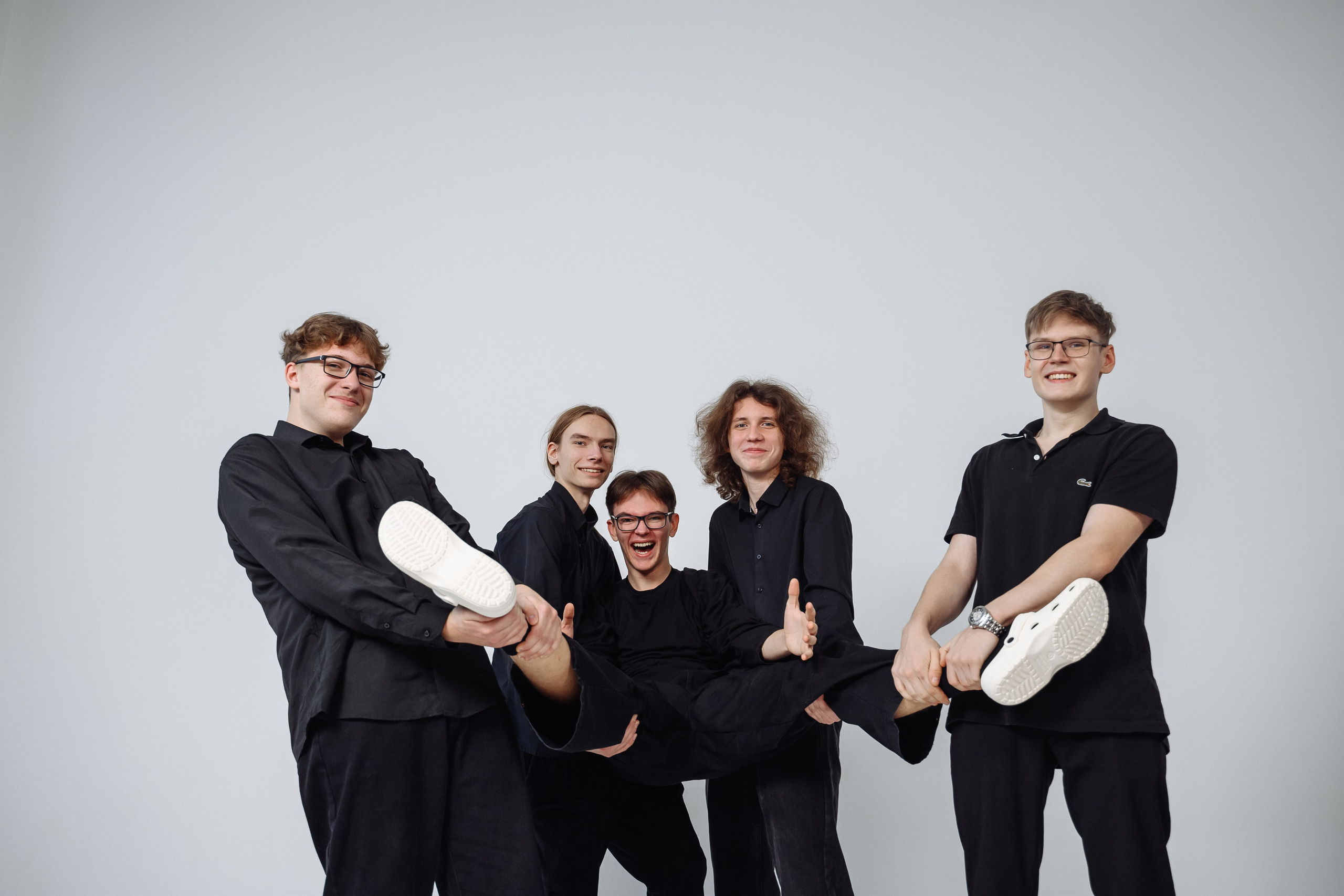 ВЫПУСКНИКИ 11 КЛАСС. МАРГАРИТА КУДРЯШОВА СВАДЕБНЫЙ И СЕМЕЙНЫЙ ФОТОГРАФ ТВЕРЬ МОСКВА