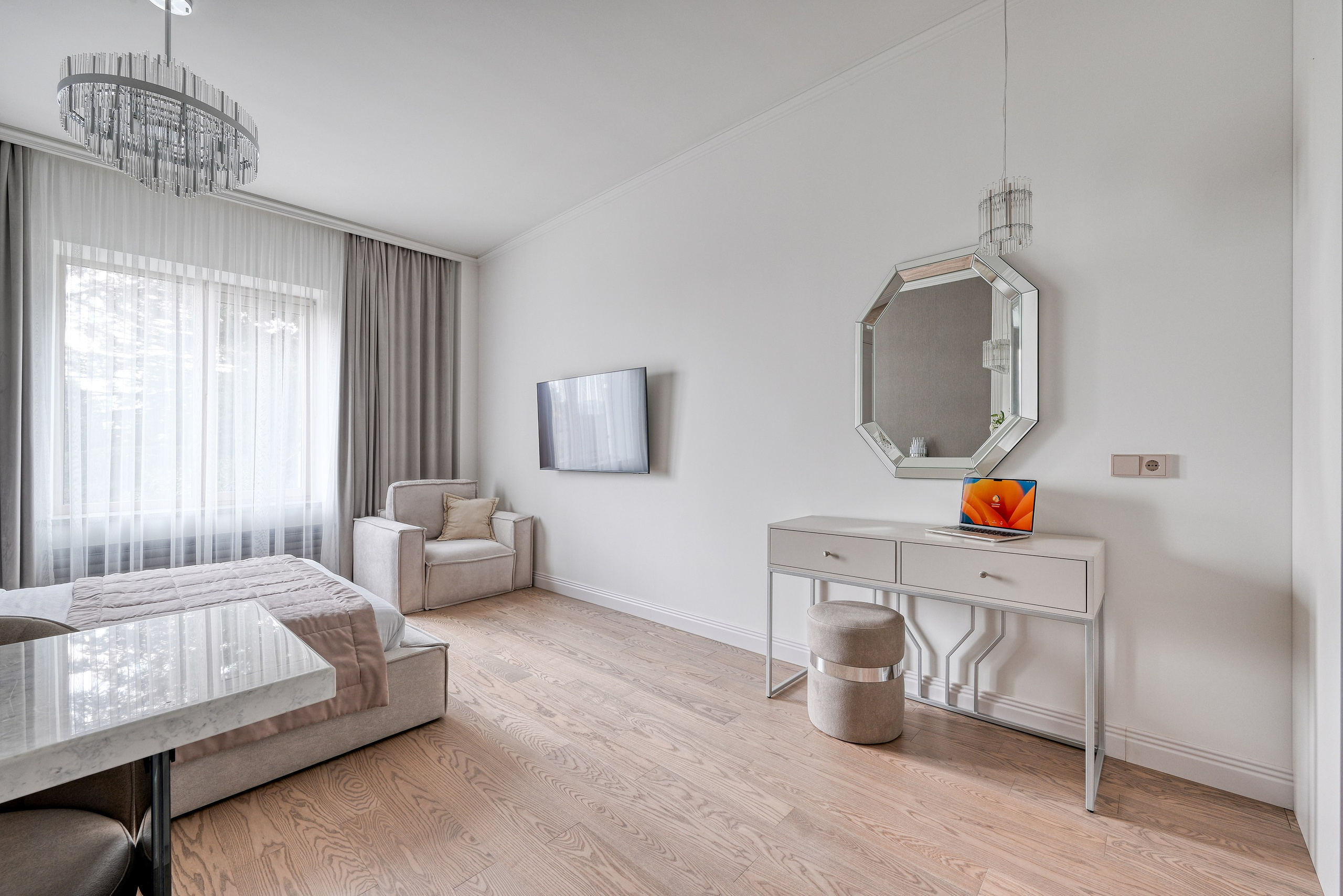 Апарт-комплекс Grand Royal в Сочи. Интерьерная съемка. Интерьерный фотограф в Сочи | Роман Сусленко