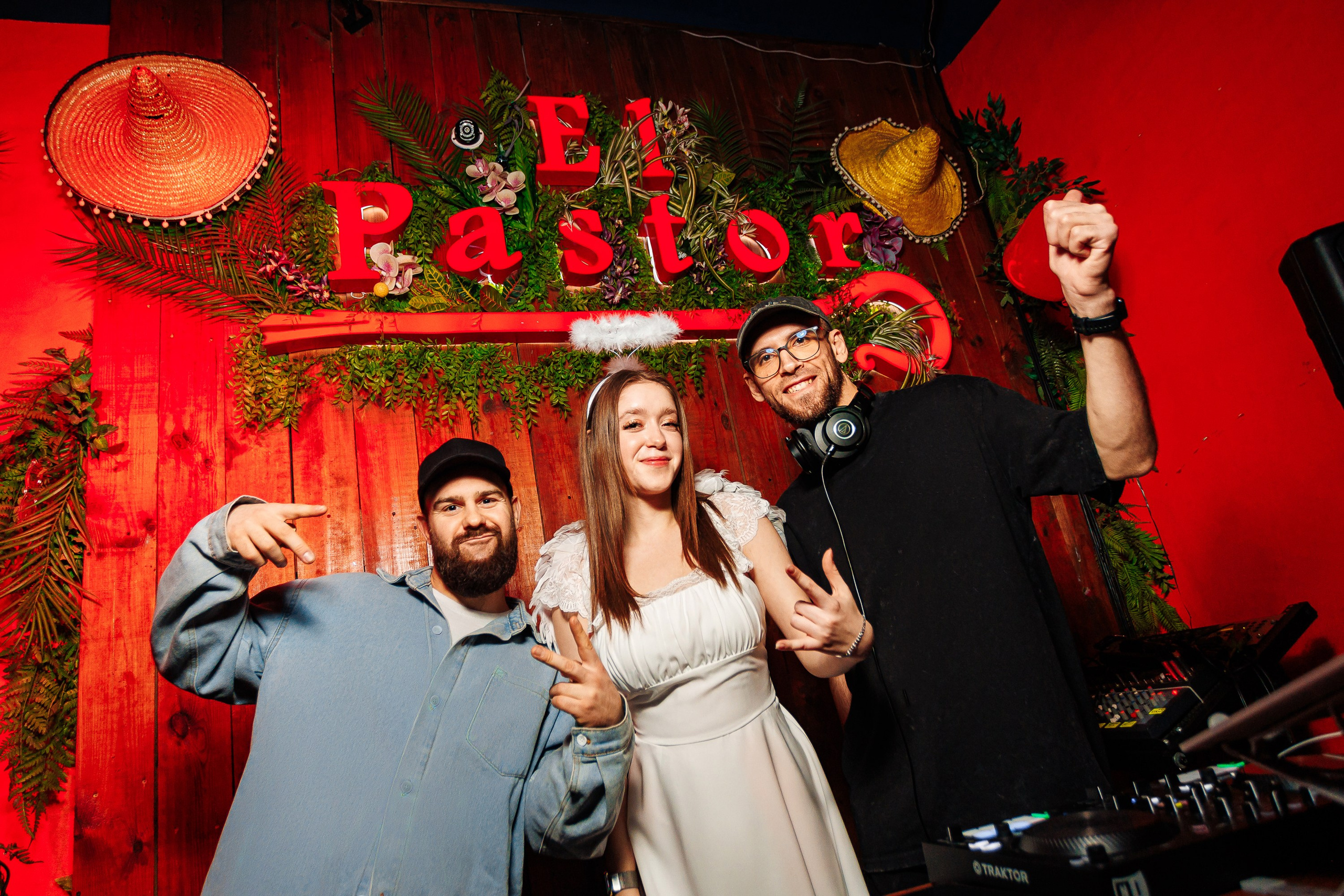 День влюблённых_El Pastor_Симферополь_14.02.2025. Аминов Руслан | Фотограф