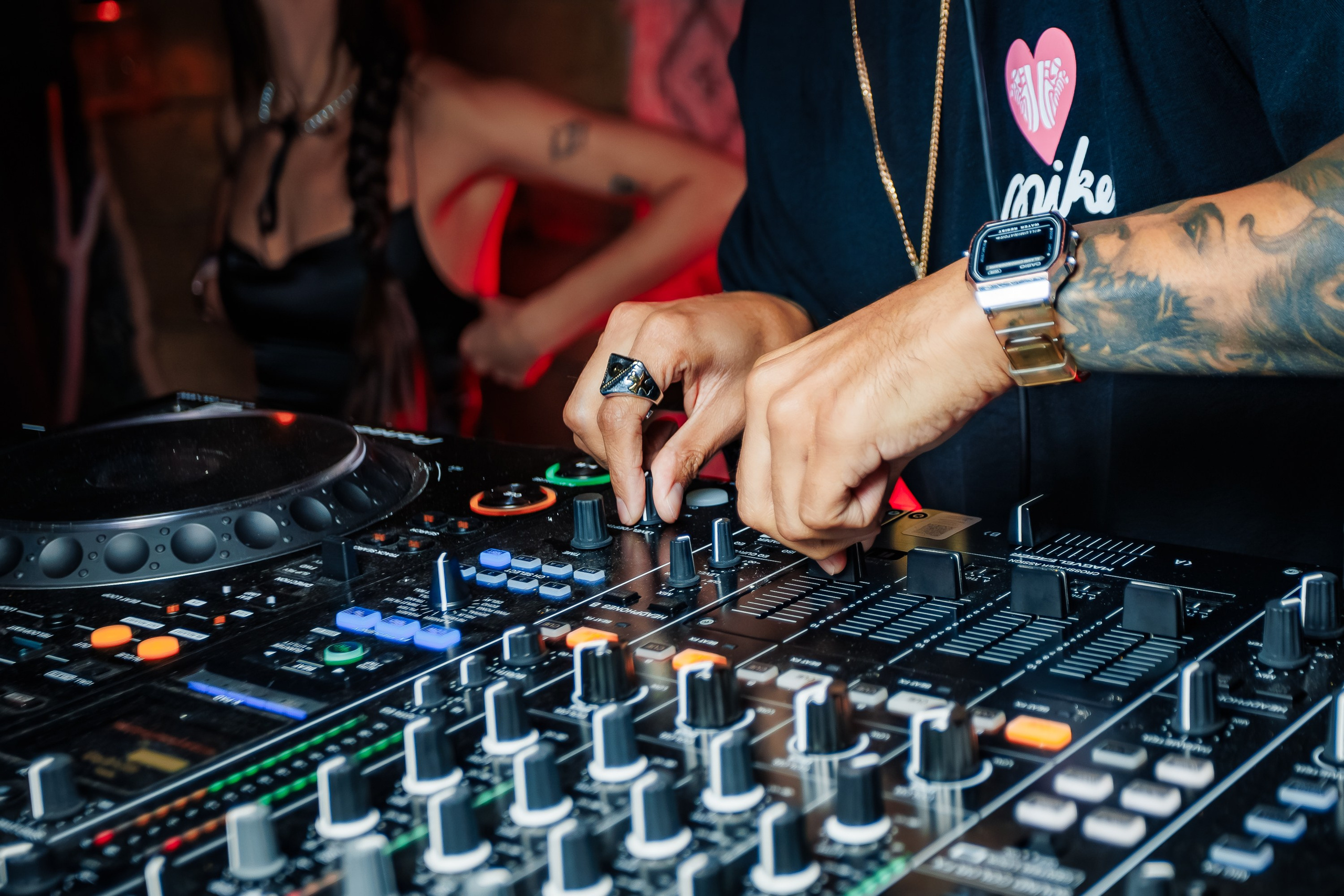 «АВРААМ РУССО"_Чайка на пляже_Ялта_21.06.2025. Аминов Руслан | Фотограф